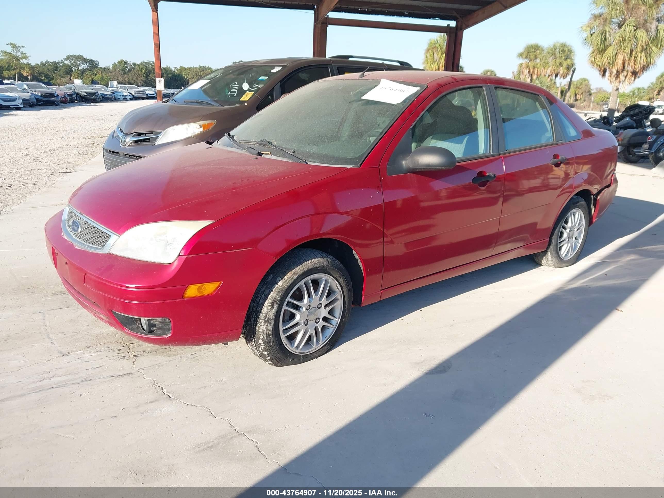 FORD FOCUS image 2