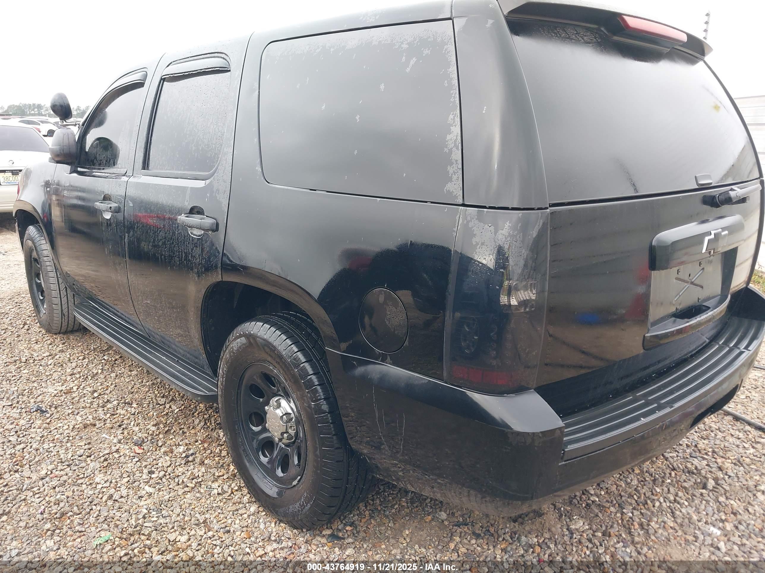 CHEVROLET TAHOE image 3