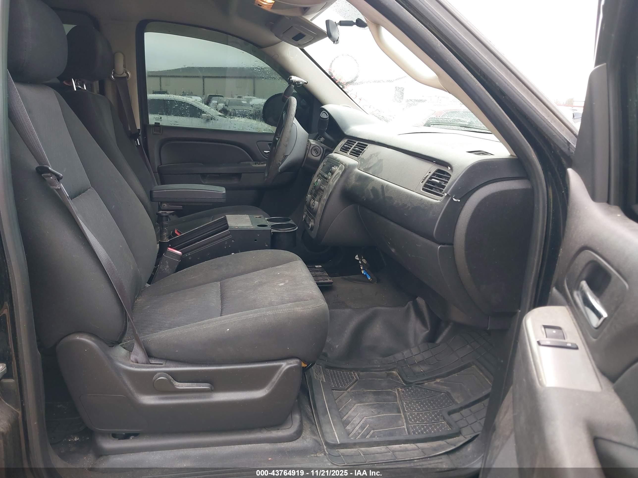 CHEVROLET TAHOE image 5