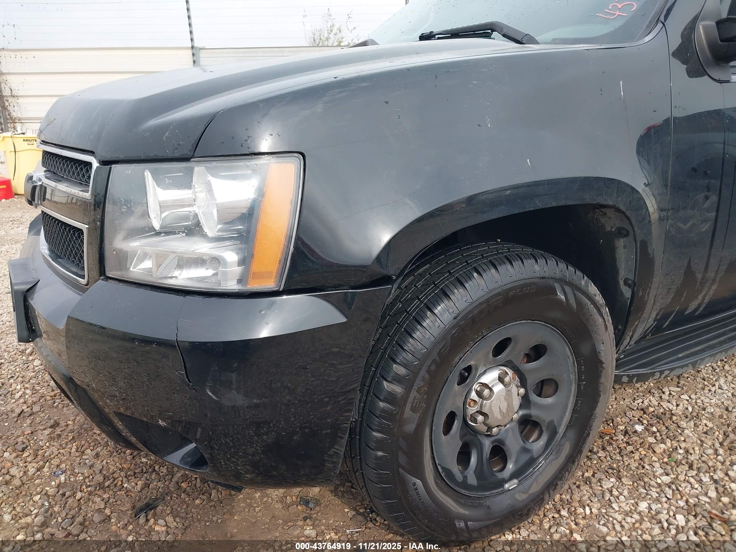 CHEVROLET TAHOE image 6