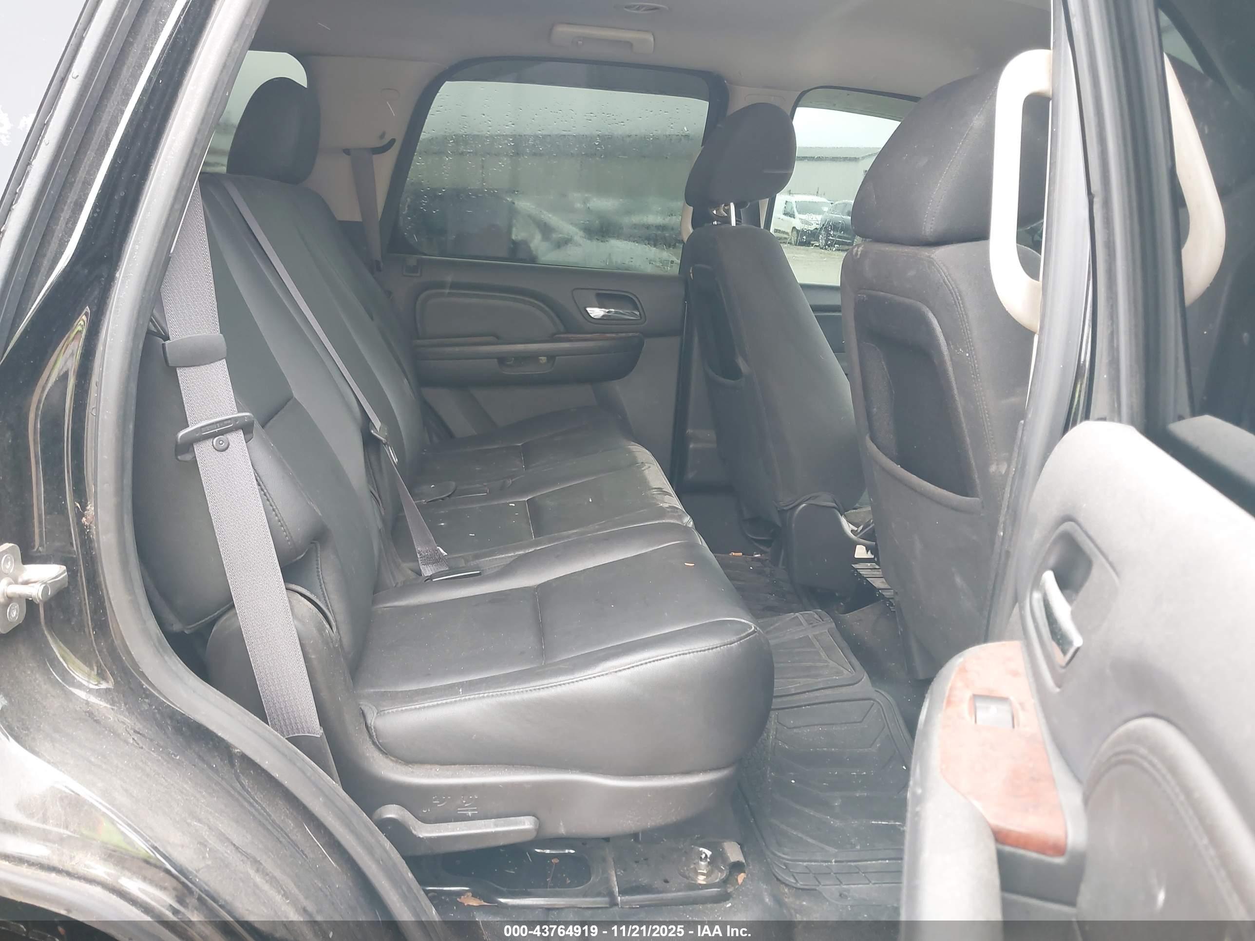 CHEVROLET TAHOE image 8