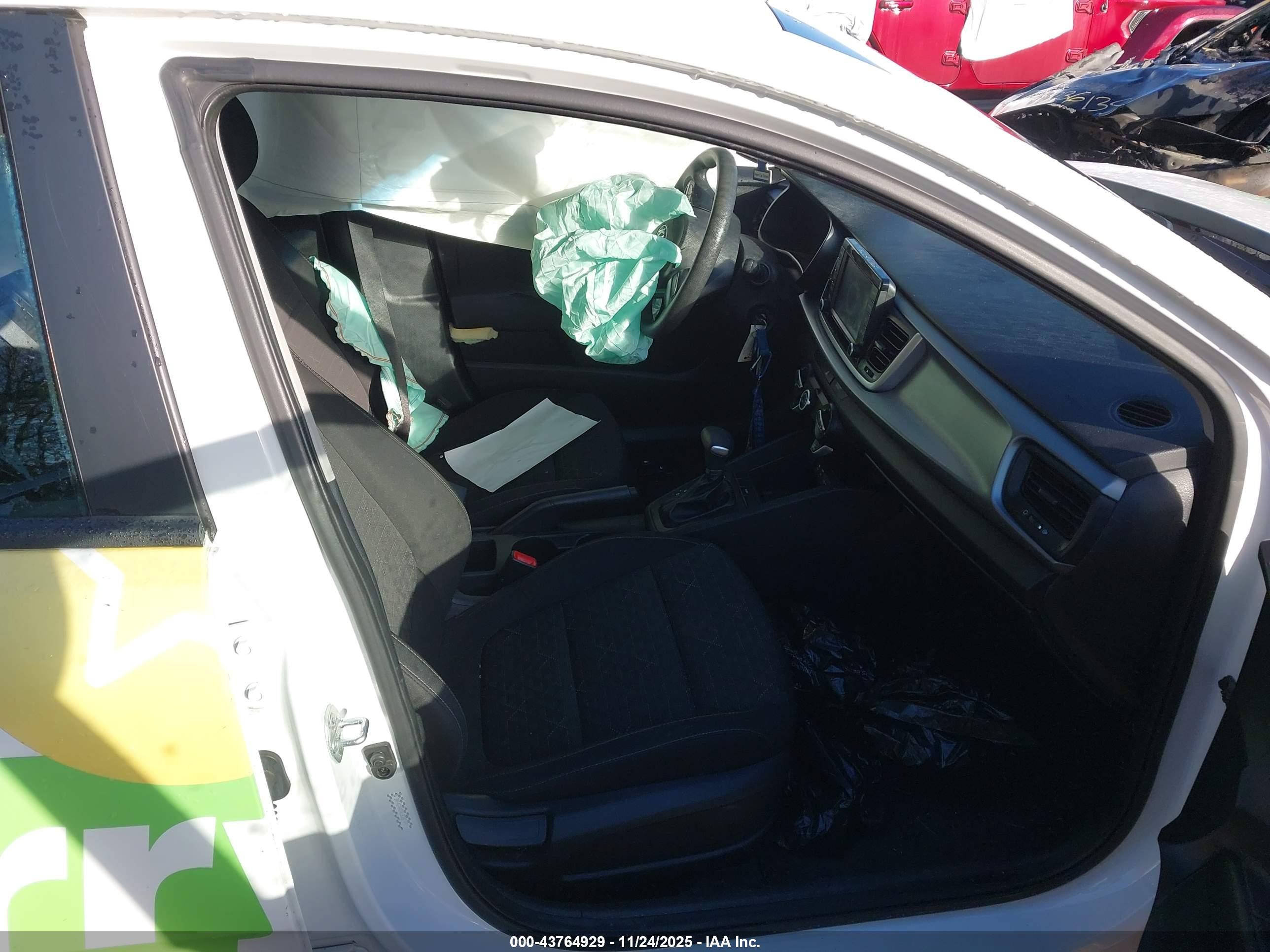 KIA RIO image 5
