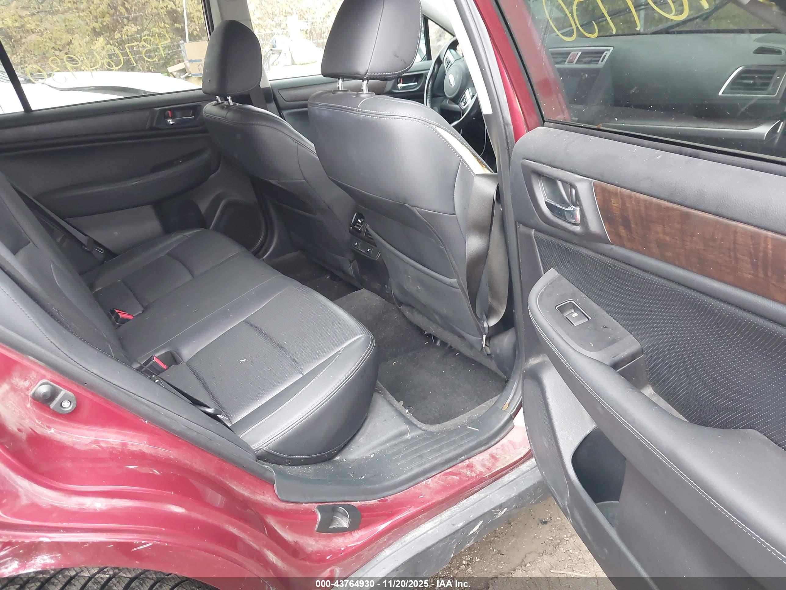 SUBARU OUTBACK image 8