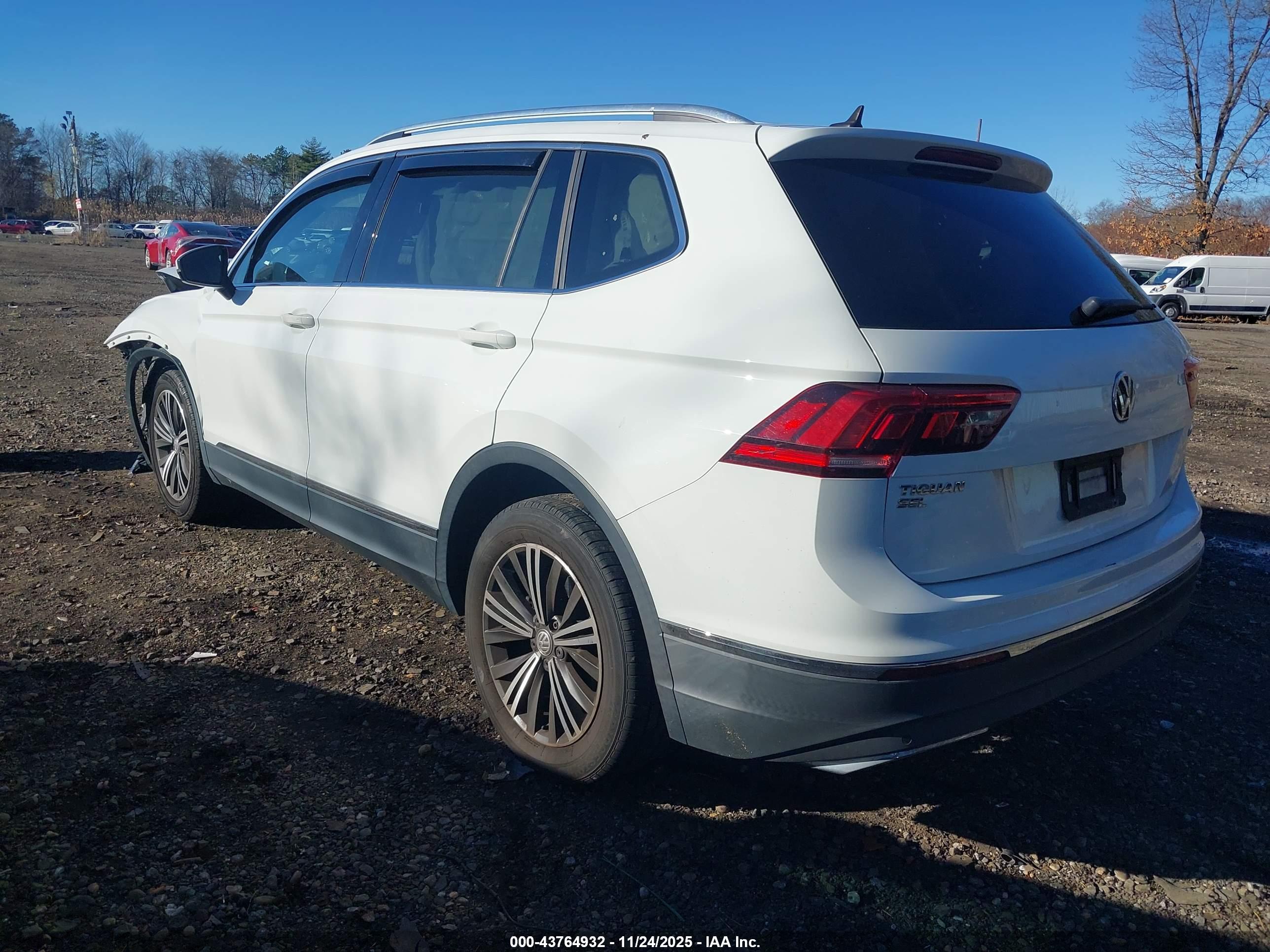 VOLKSWAGEN TIGUAN image 3