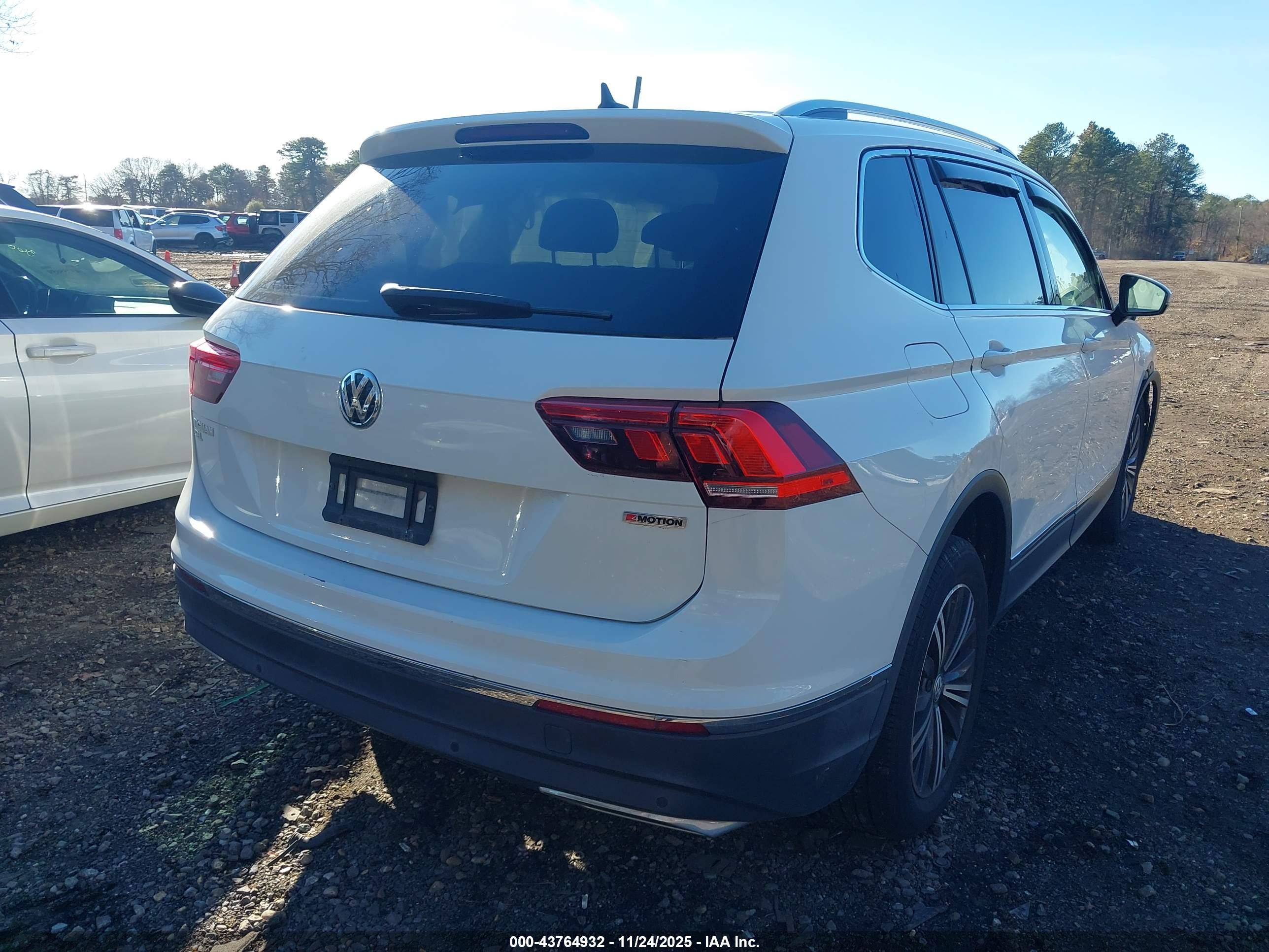 VOLKSWAGEN TIGUAN image 4
