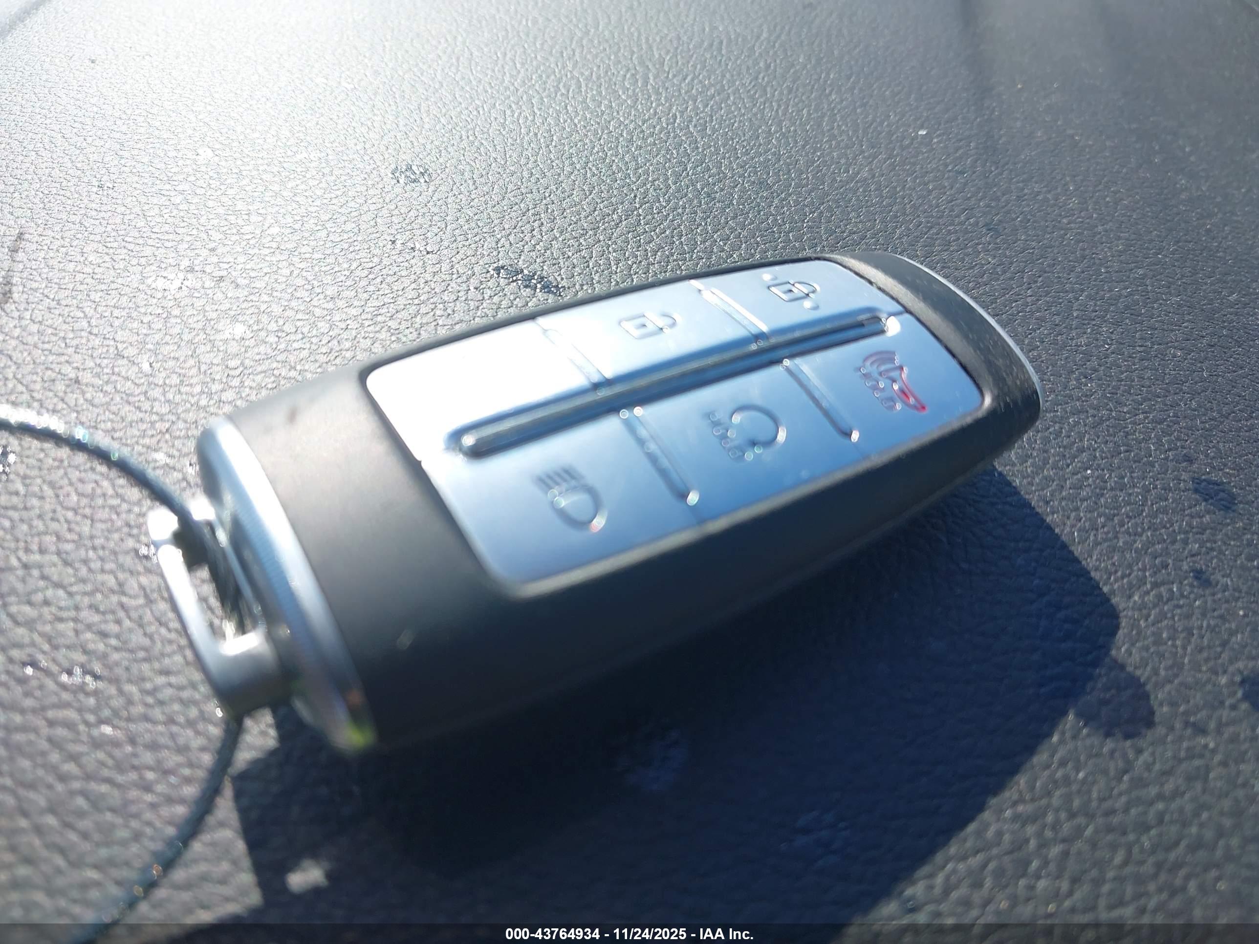 GENESIS G70 image 11