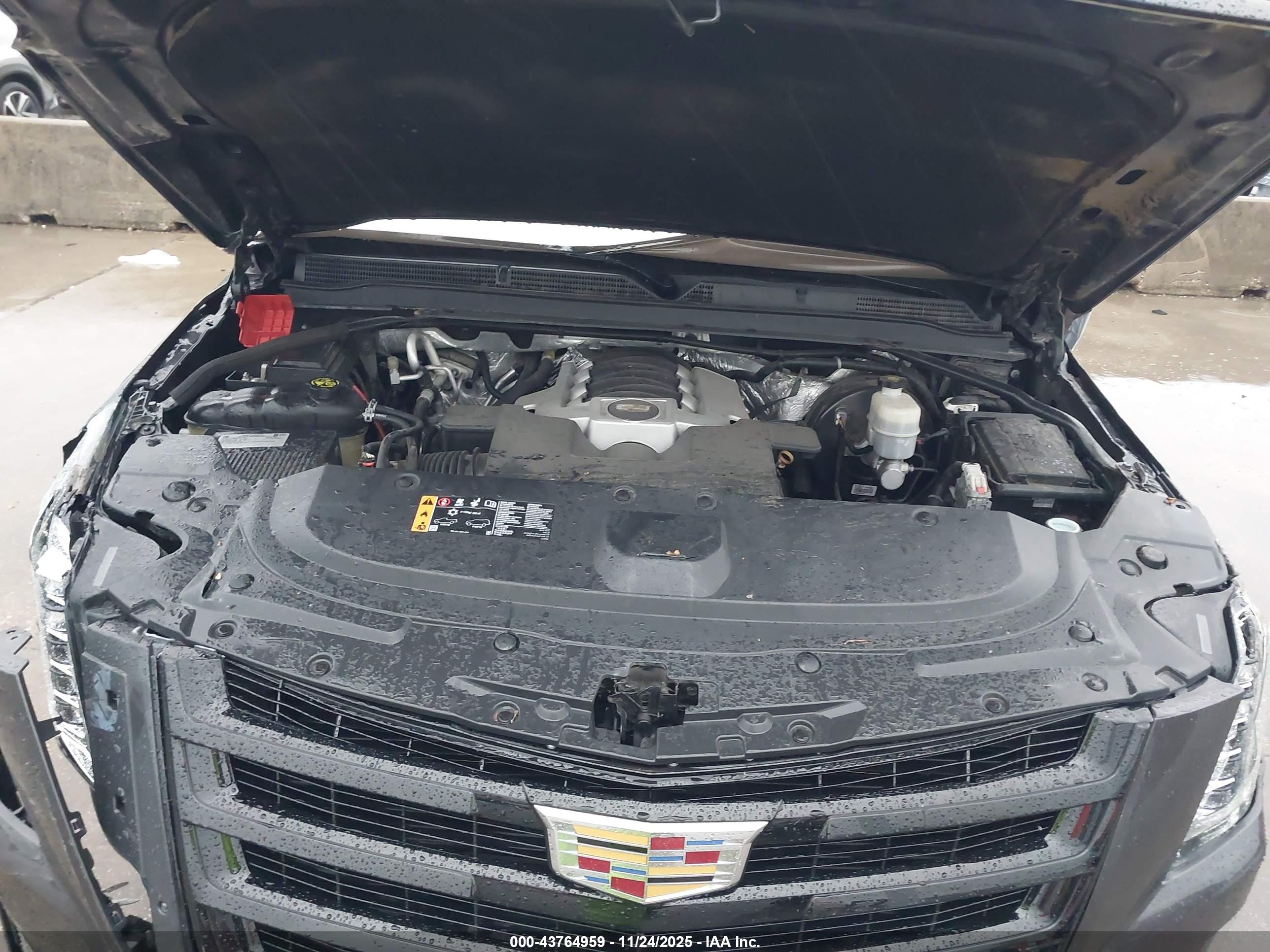 CADILLAC ESCALADE image 10
