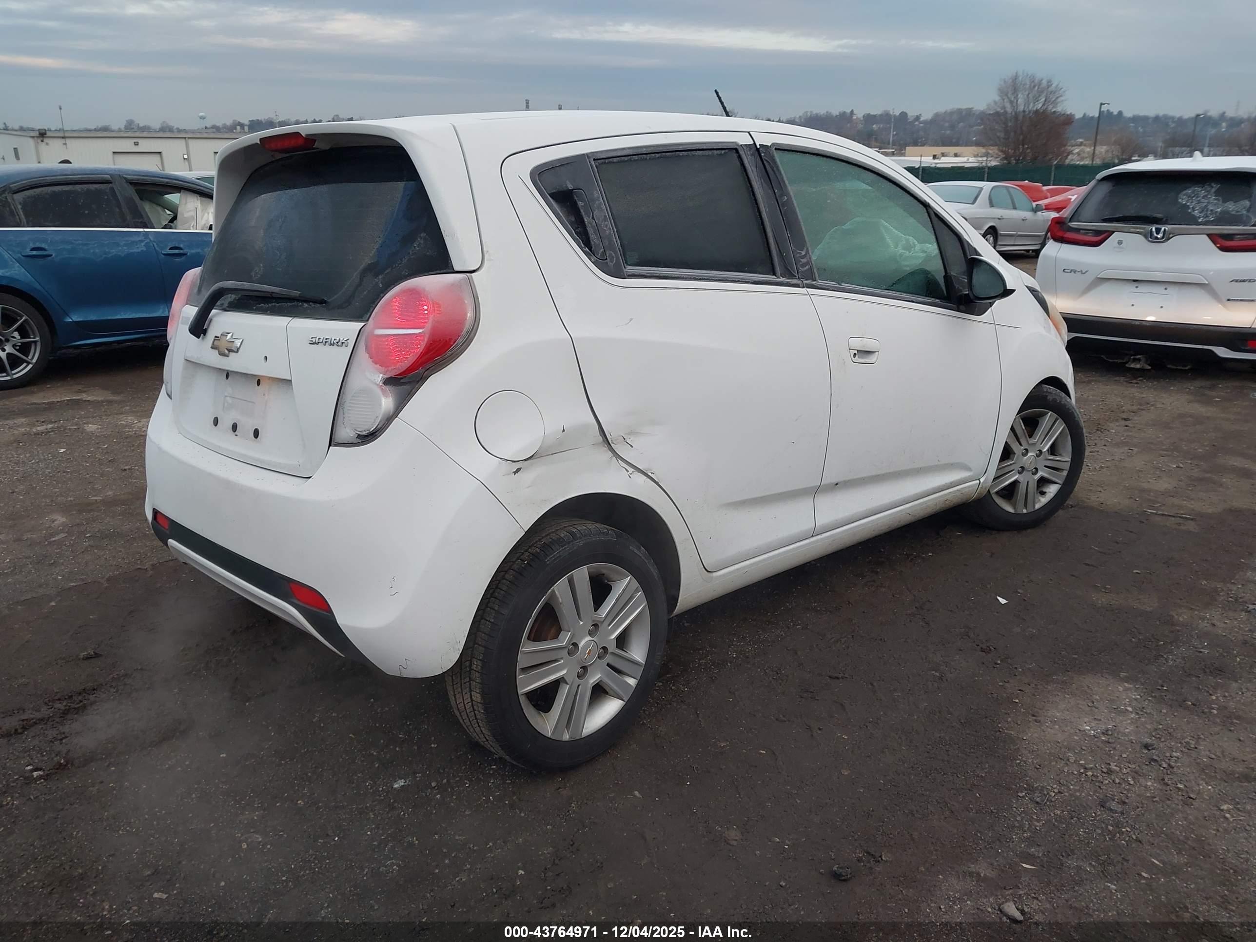 CHEVROLET SPARK image 4