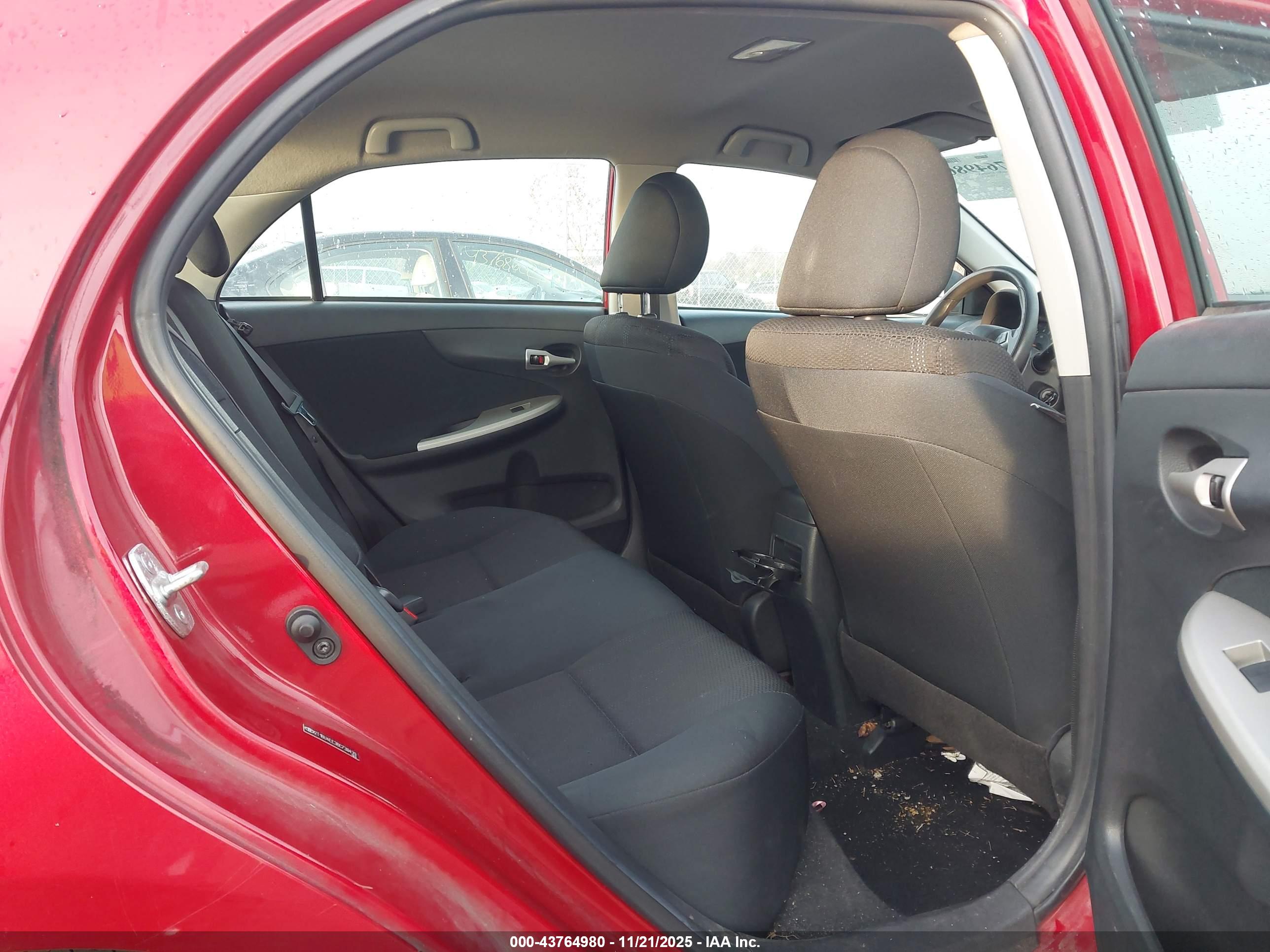 TOYOTA COROLLA image 8