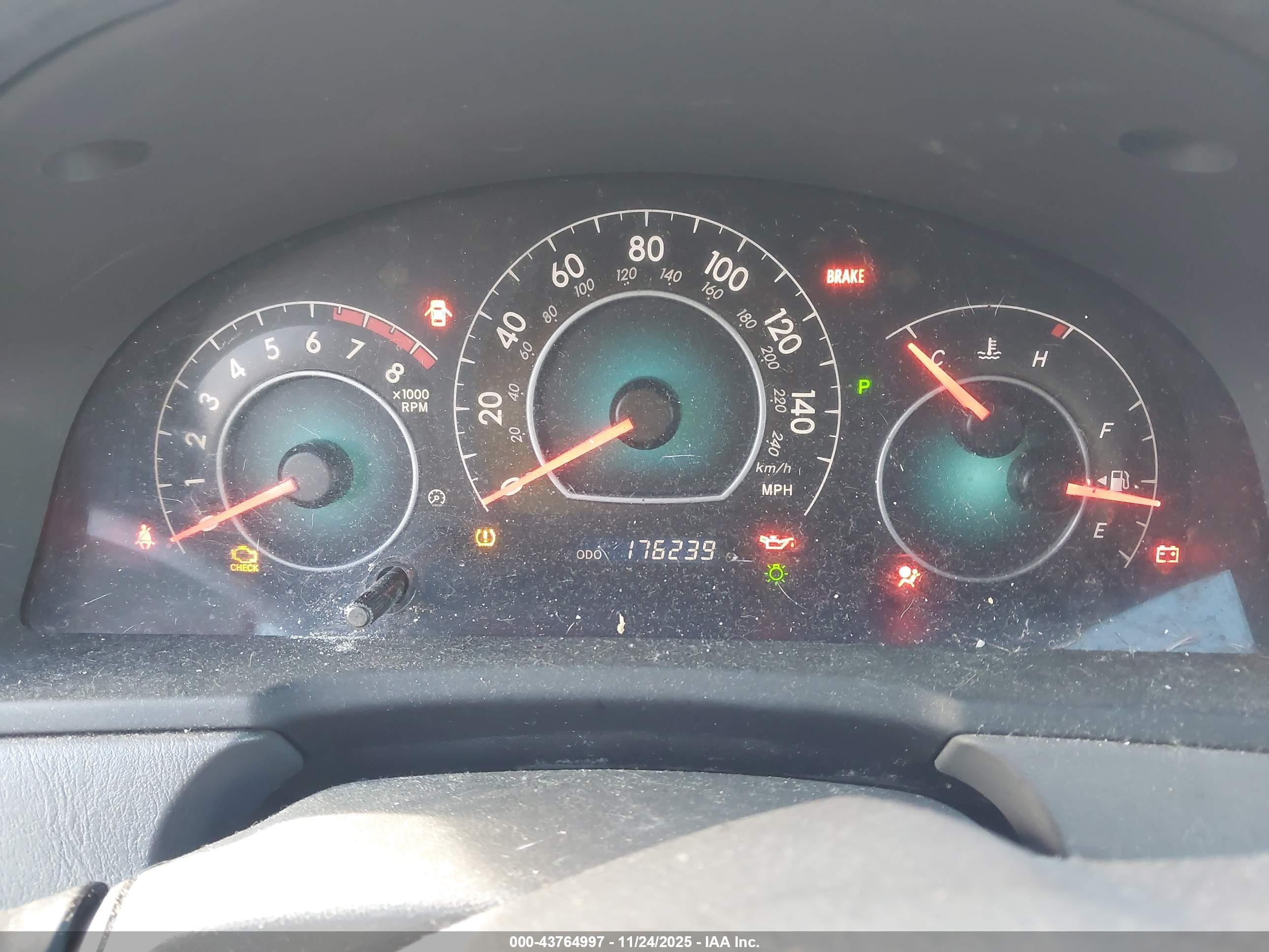 TOYOTA CAMRY image 7