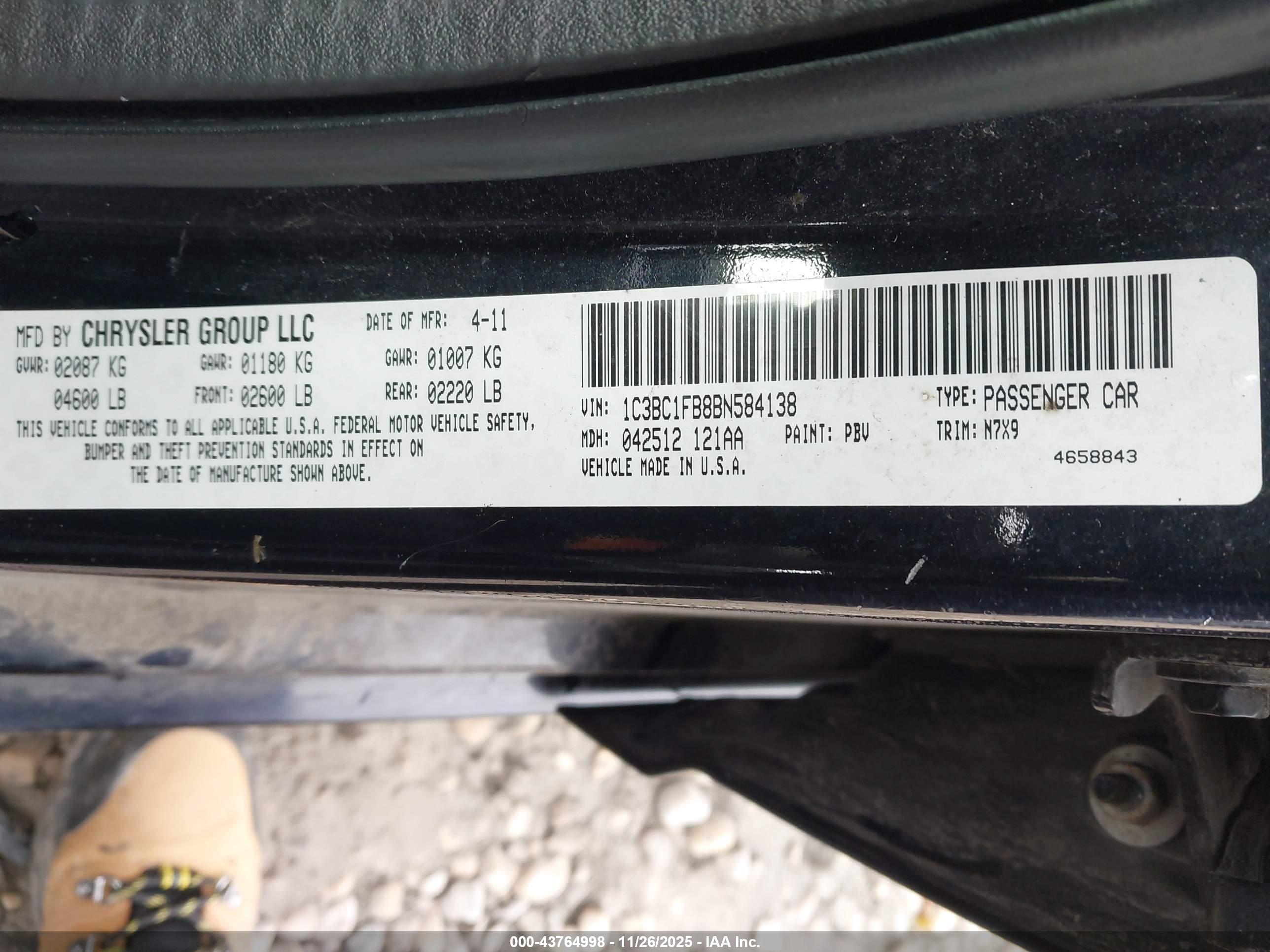 CHRYSLER 200 image 9