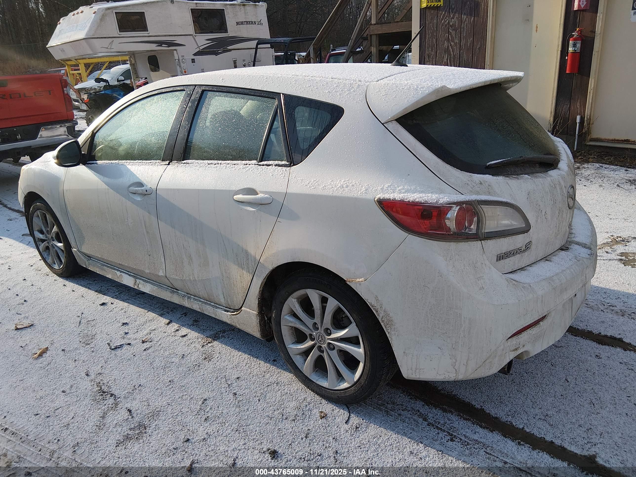 MAZDA MAZDA3 image 3