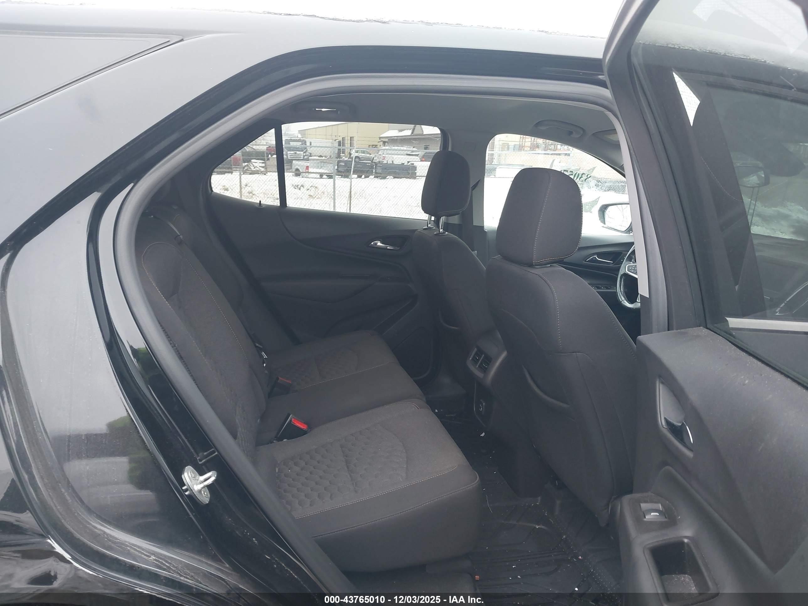 CHEVROLET EQUINOX image 8