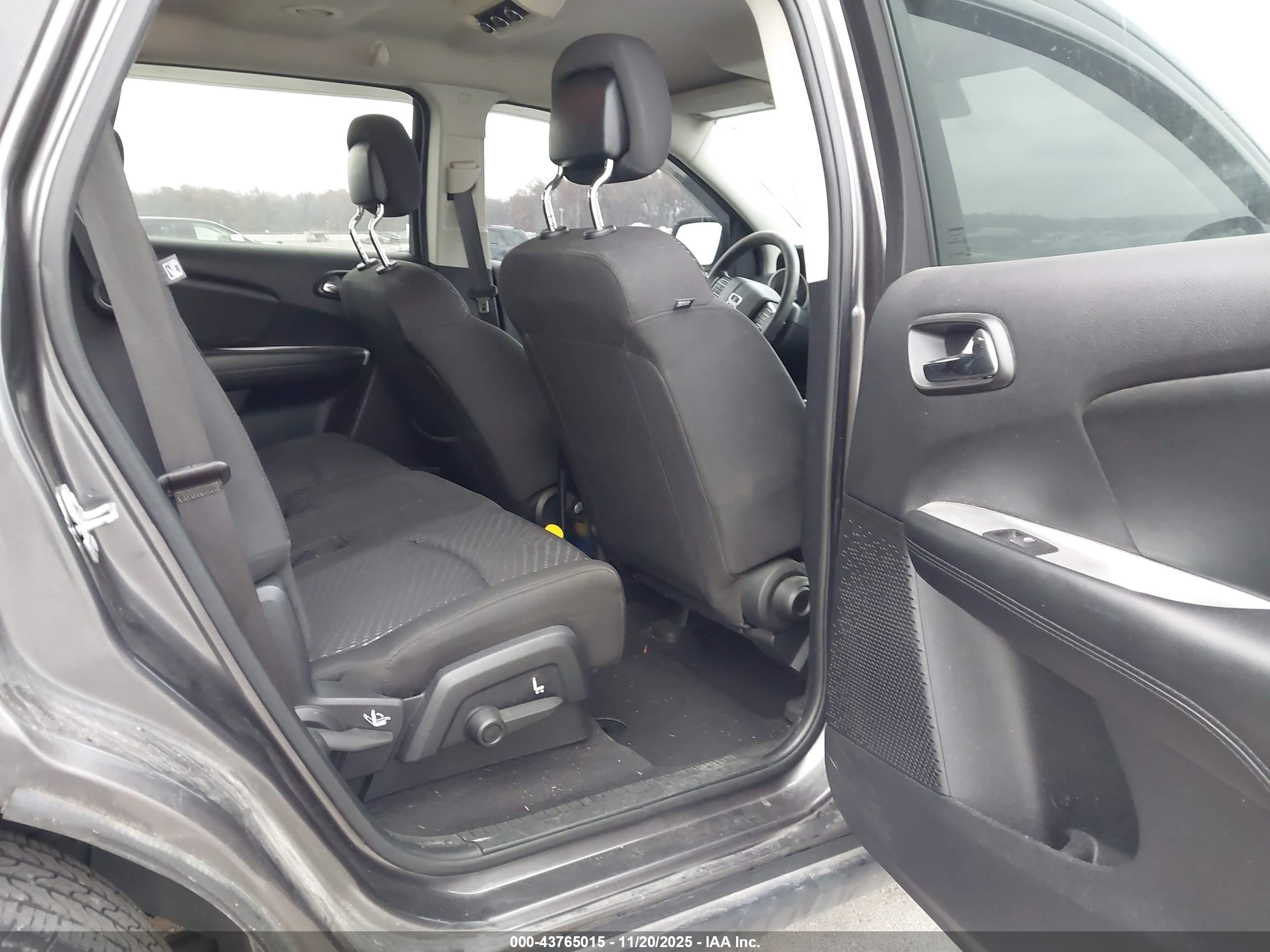 DODGE JOURNEY image 8