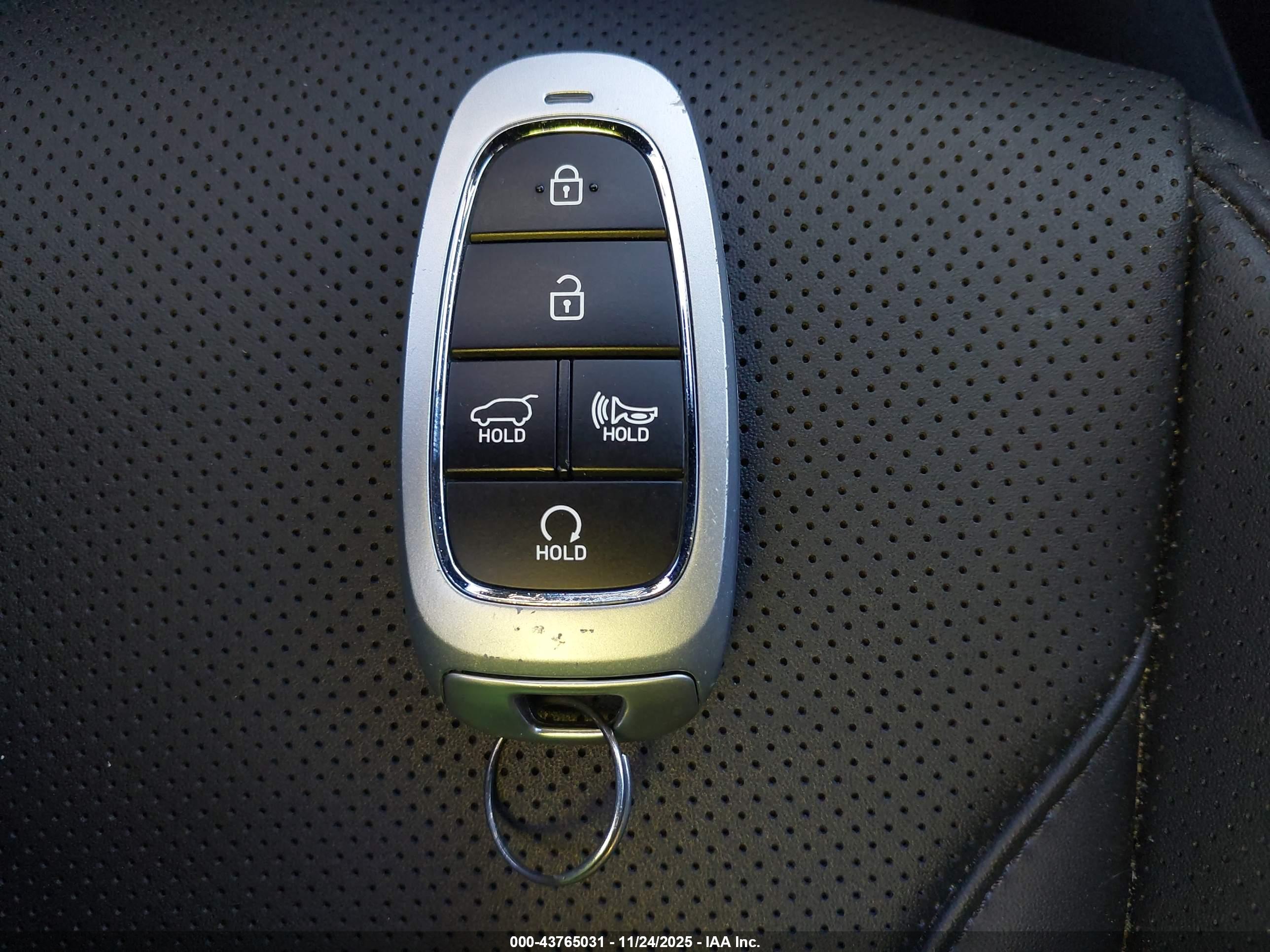 HYUNDAI TUCSON image 11