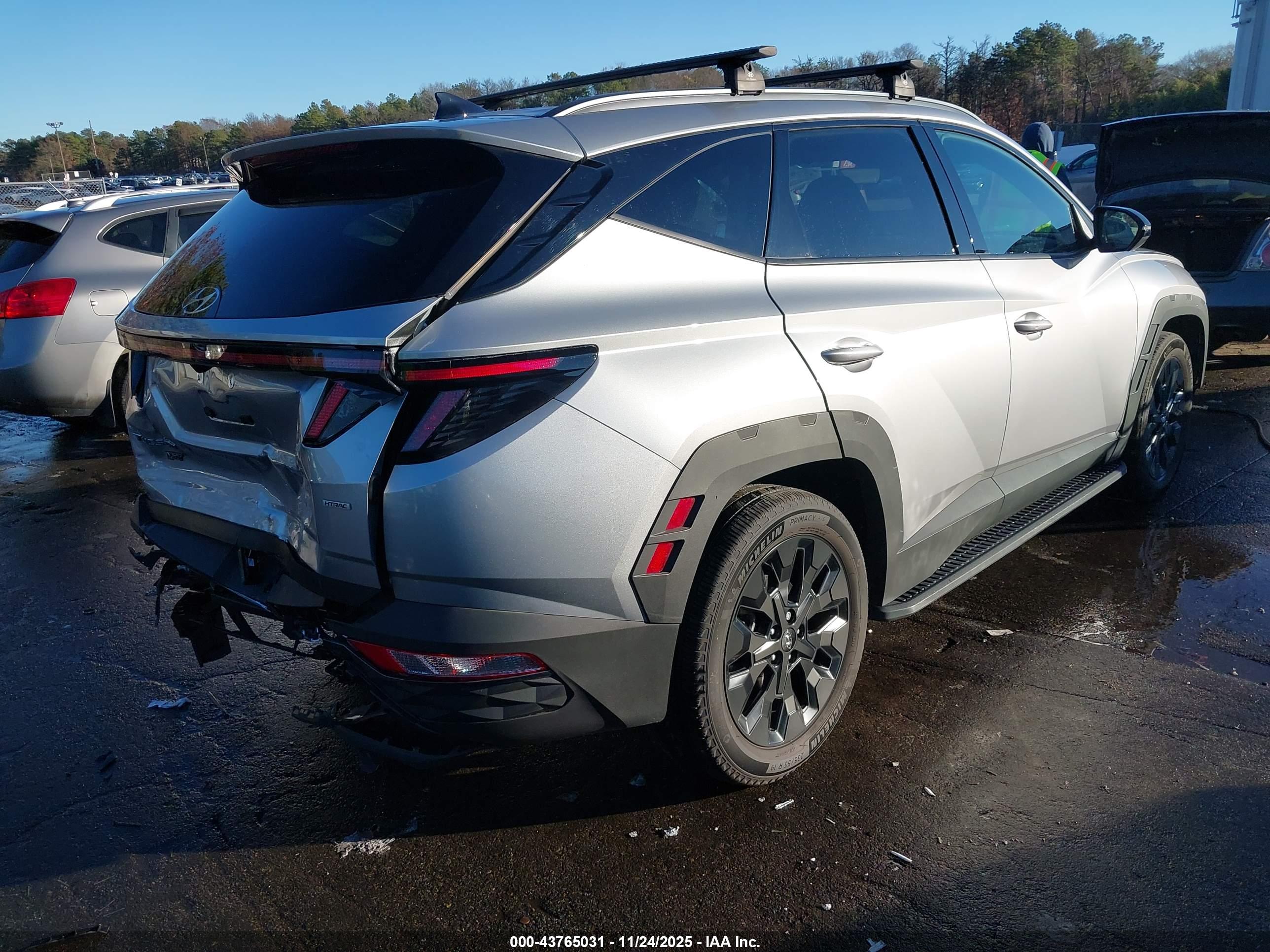 HYUNDAI TUCSON image 4