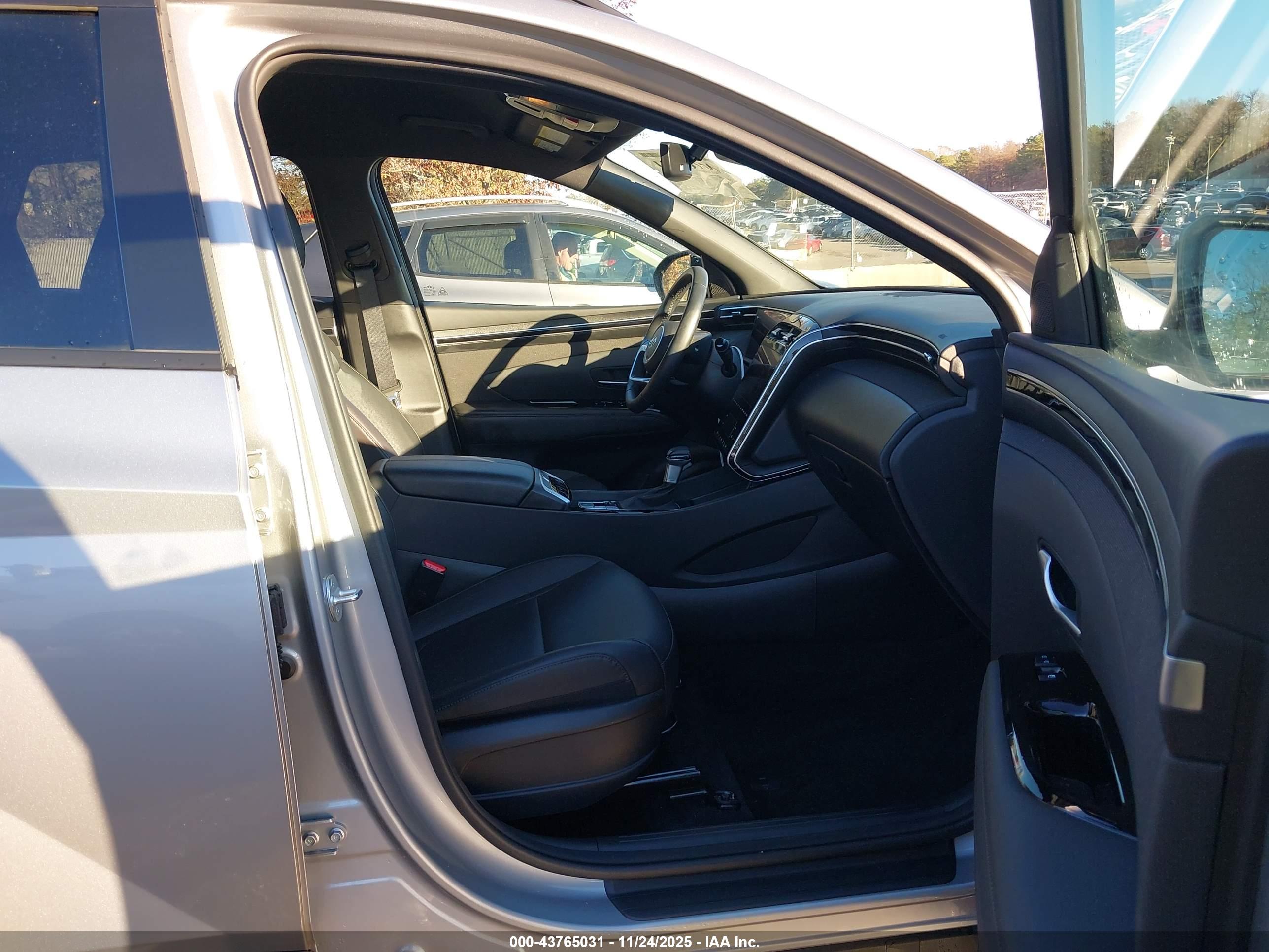 HYUNDAI TUCSON image 5