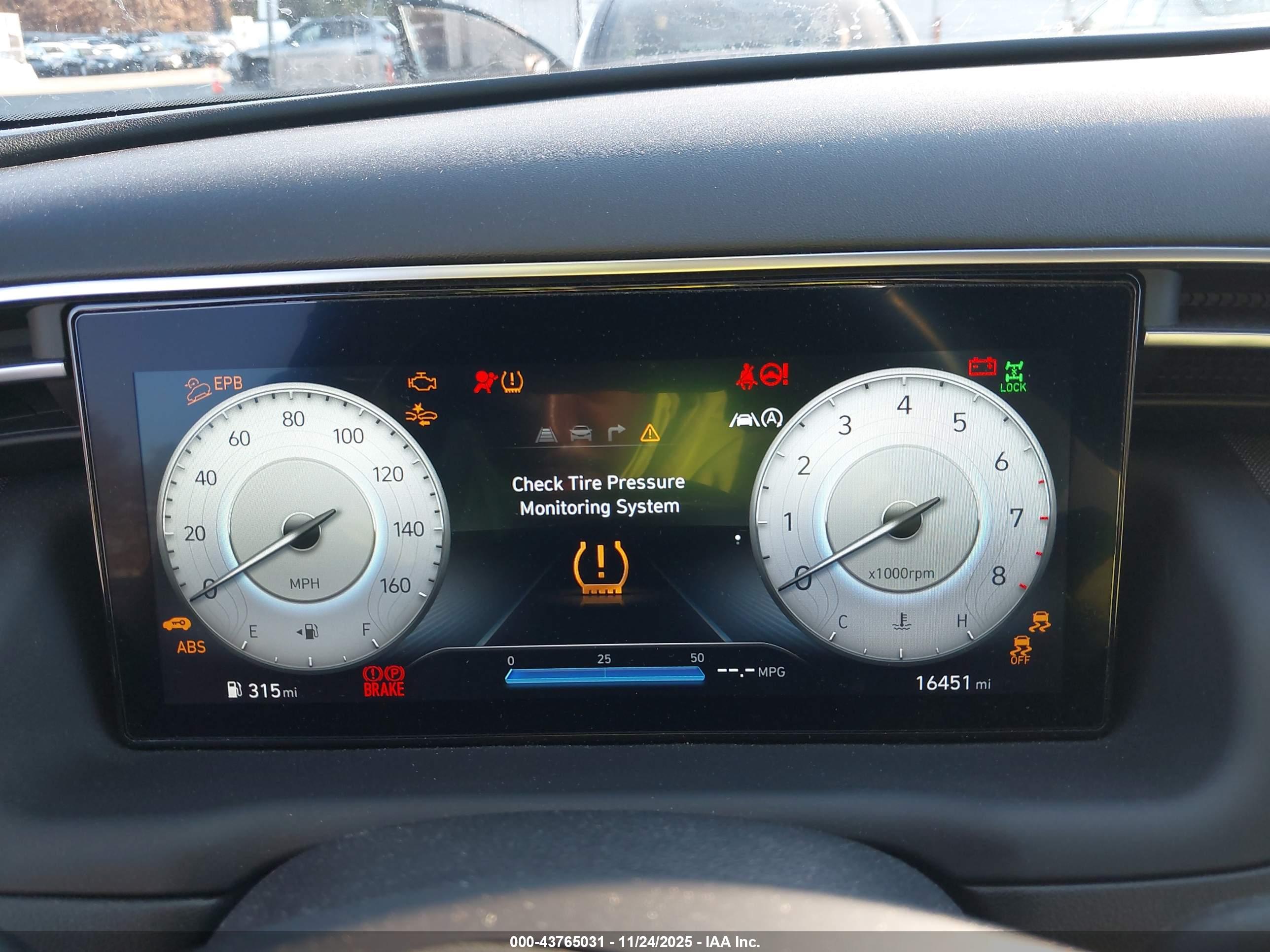 HYUNDAI TUCSON image 7
