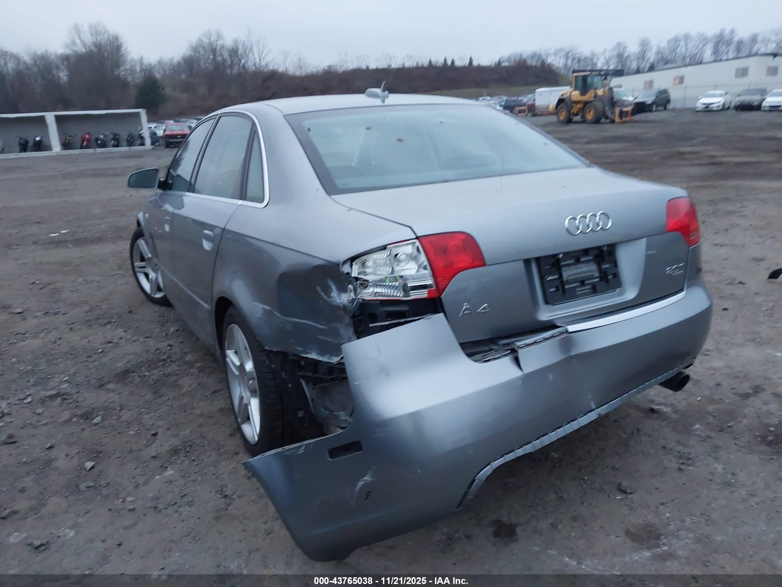 AUDI A4 image 6