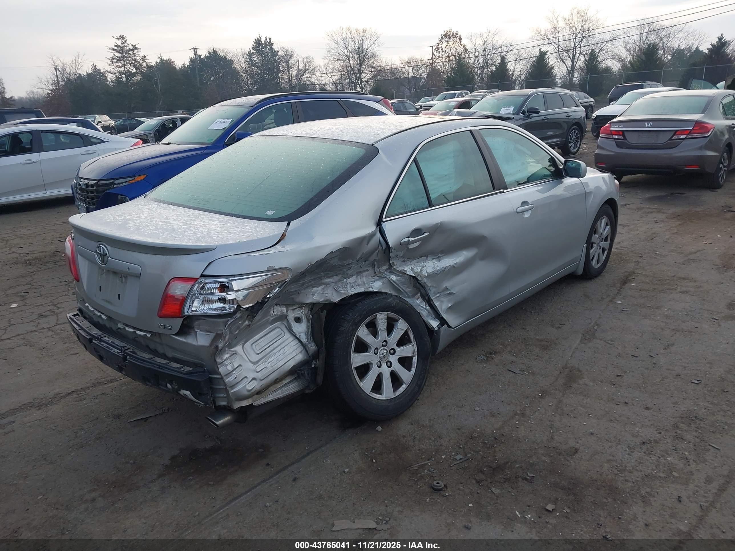 TOYOTA CAMRY image 4