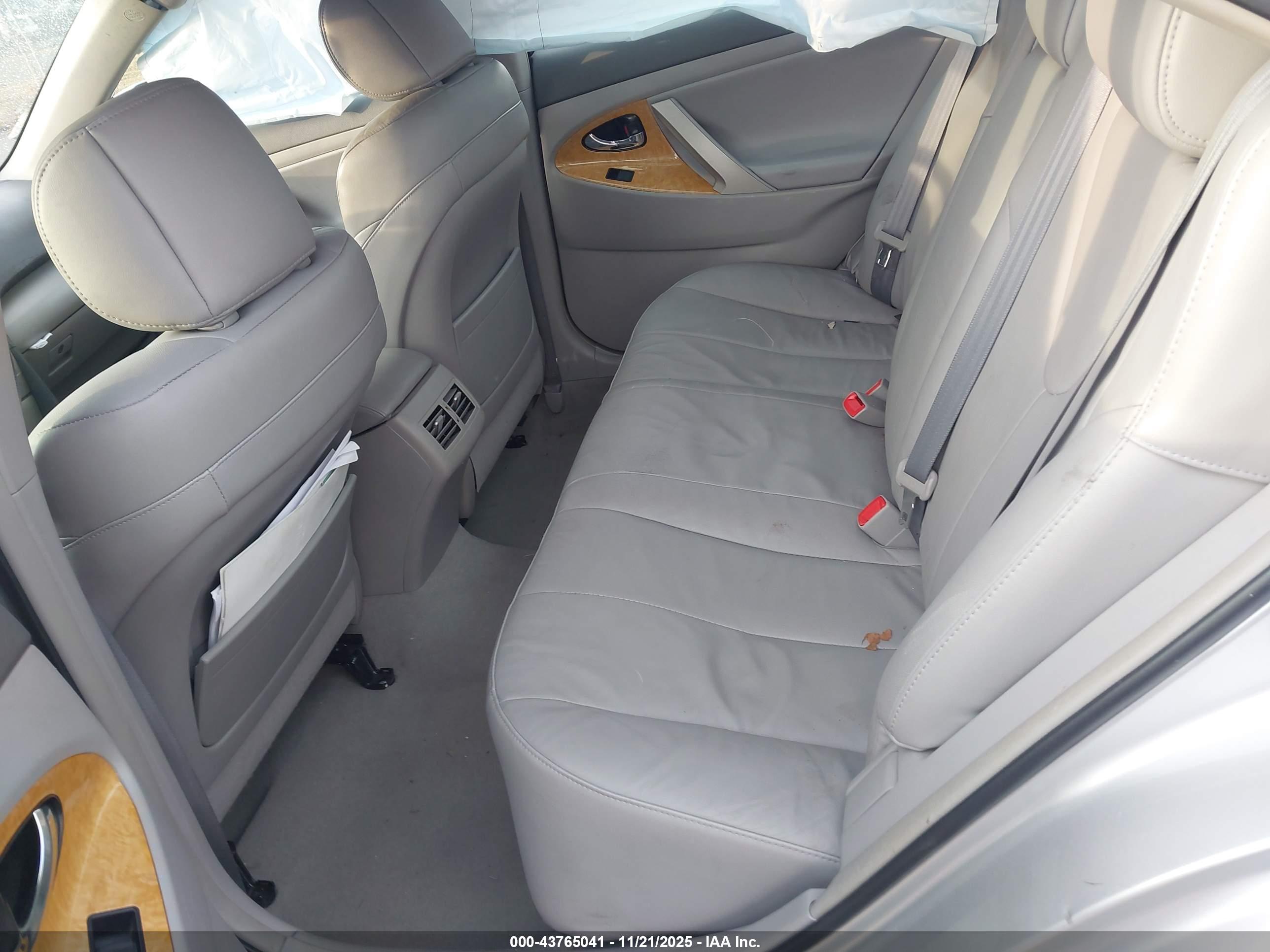 TOYOTA CAMRY image 8
