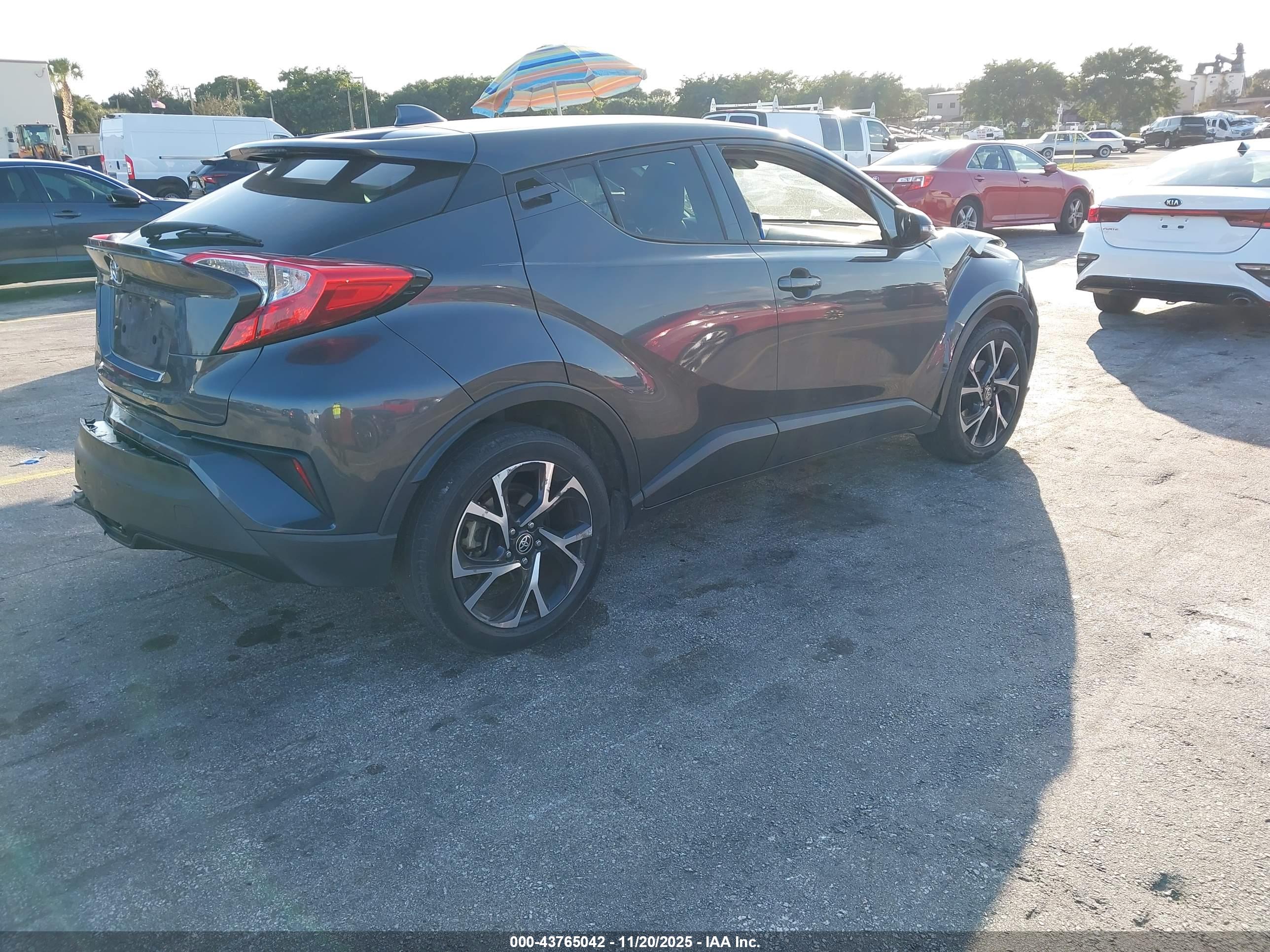 TOYOTA C-HR image 4