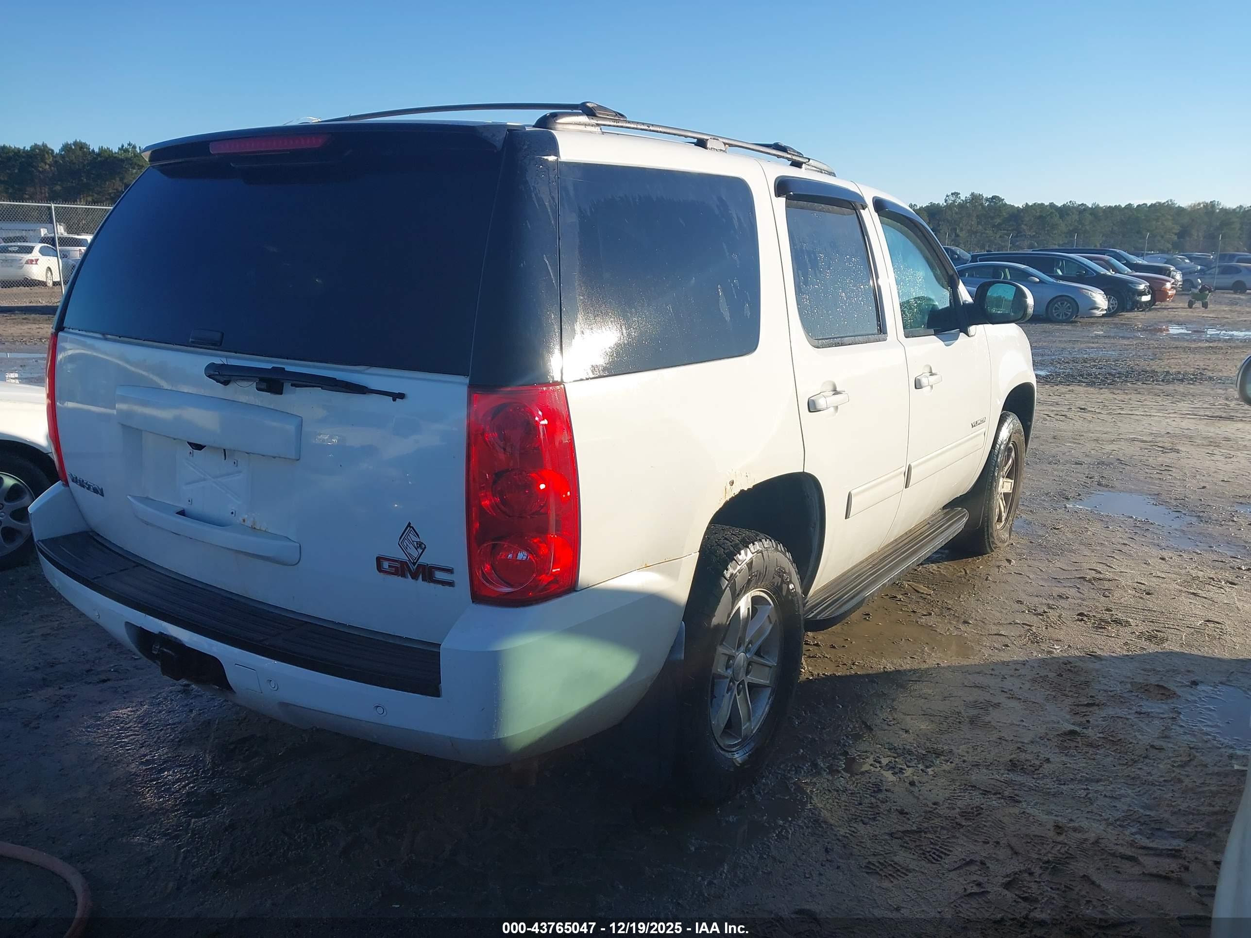 GMC YUKON image 4