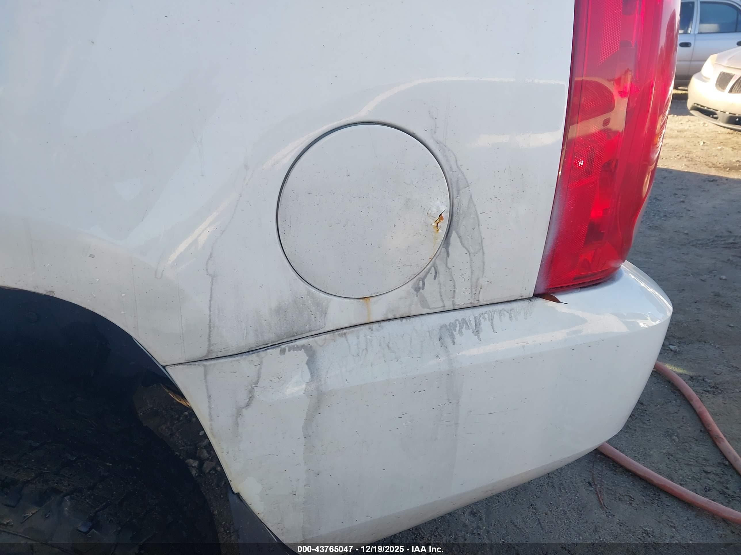 GMC YUKON image 6