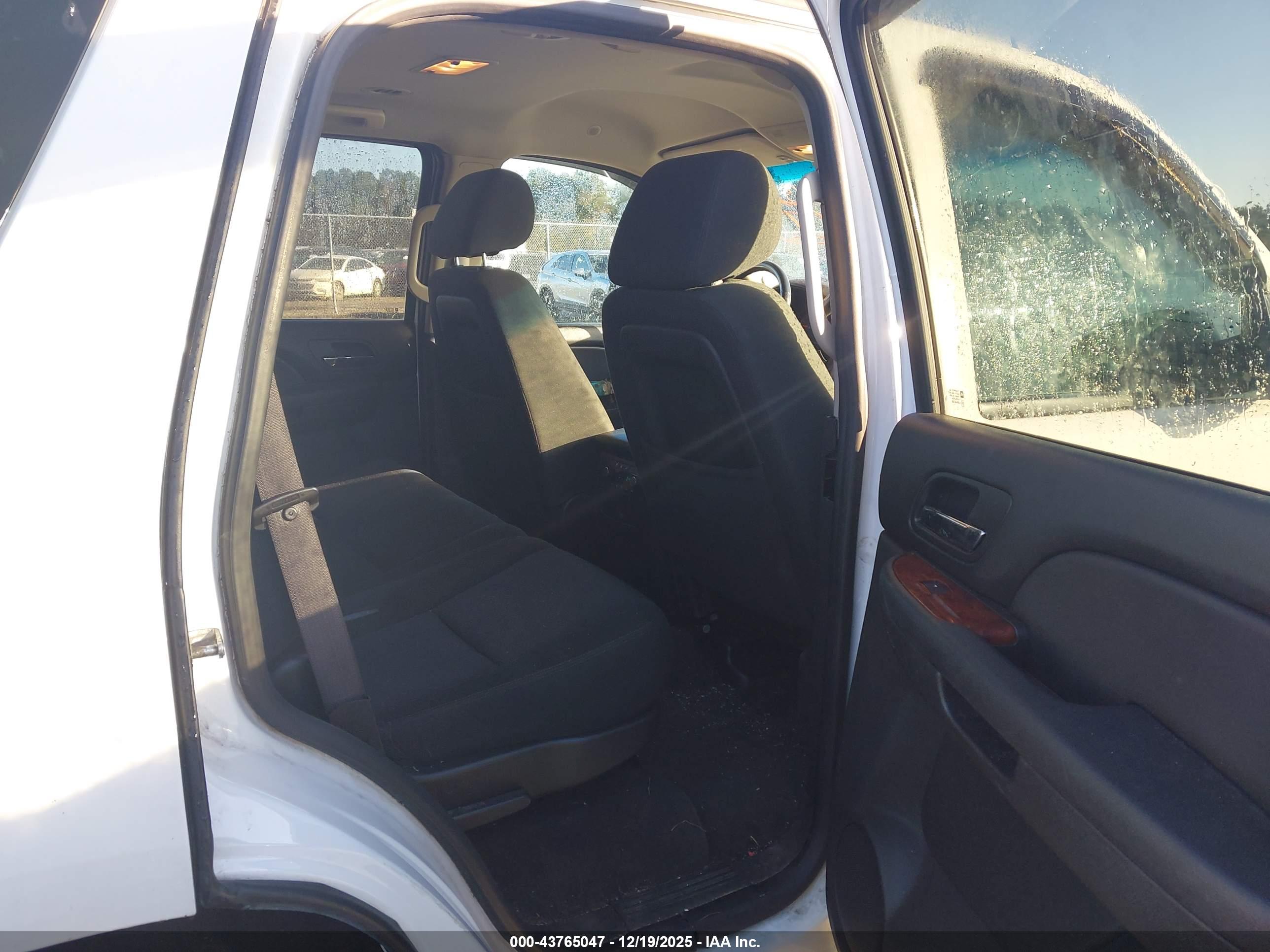 GMC YUKON image 8