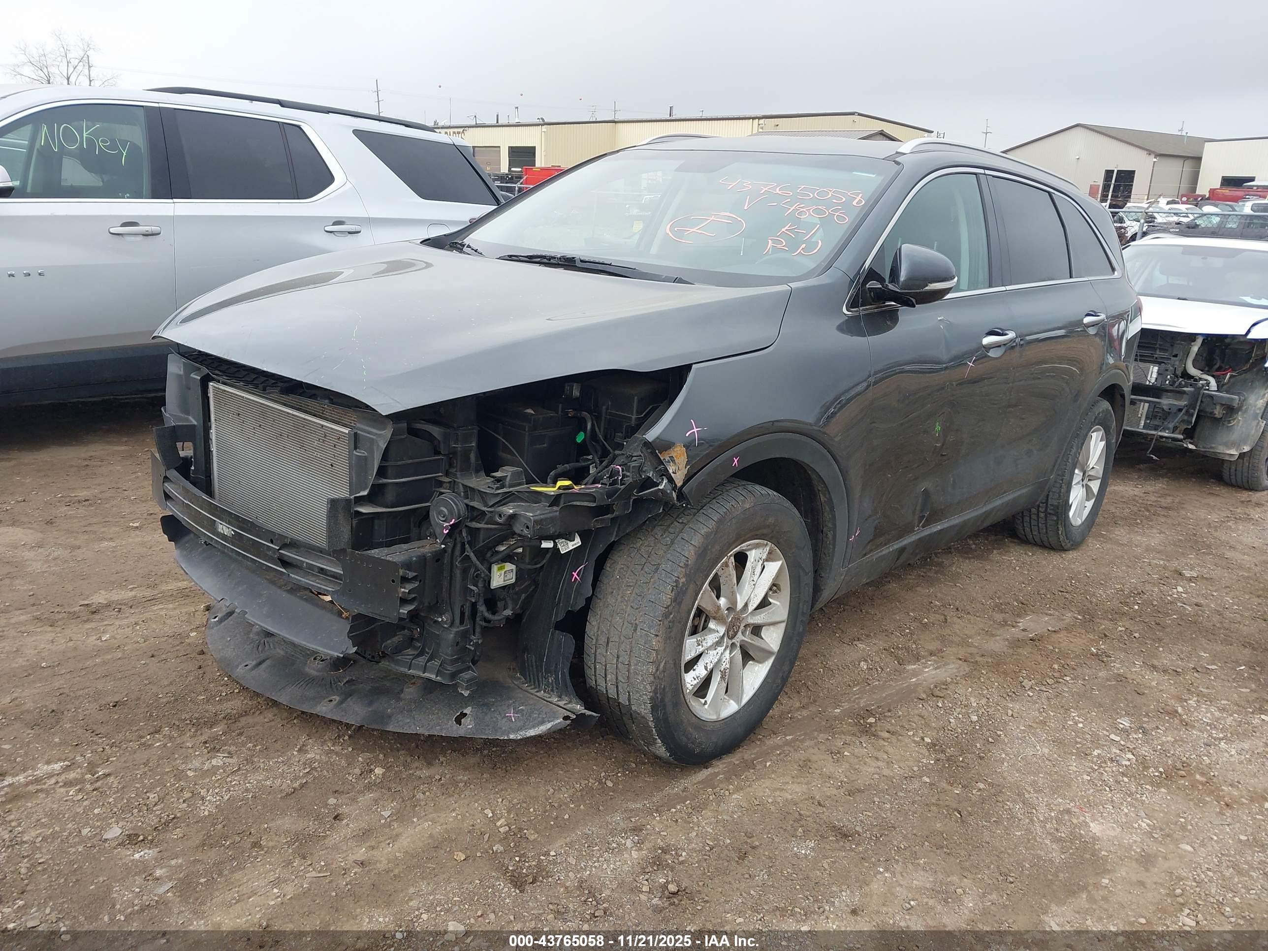 KIA SORENTO image 2