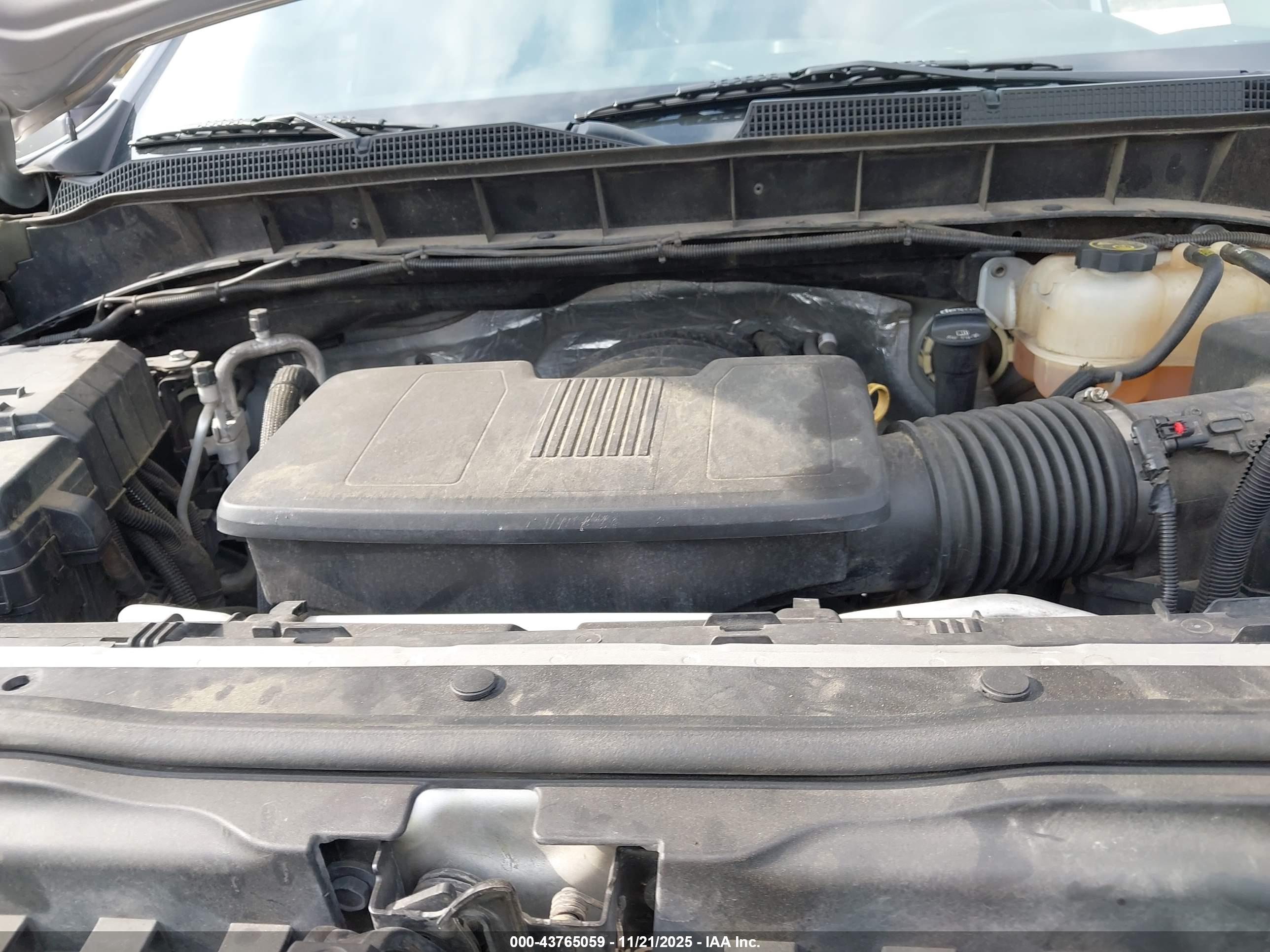 CHEVROLET SILVERADO image 10