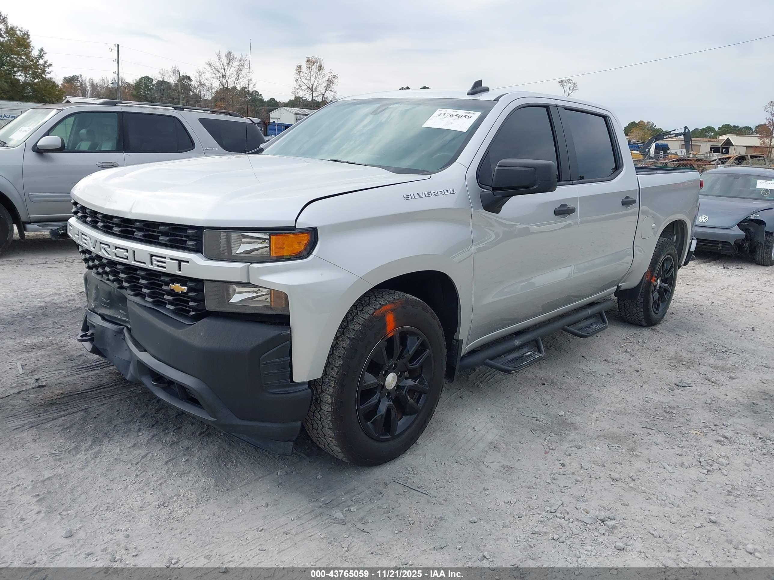 CHEVROLET SILVERADO image 2