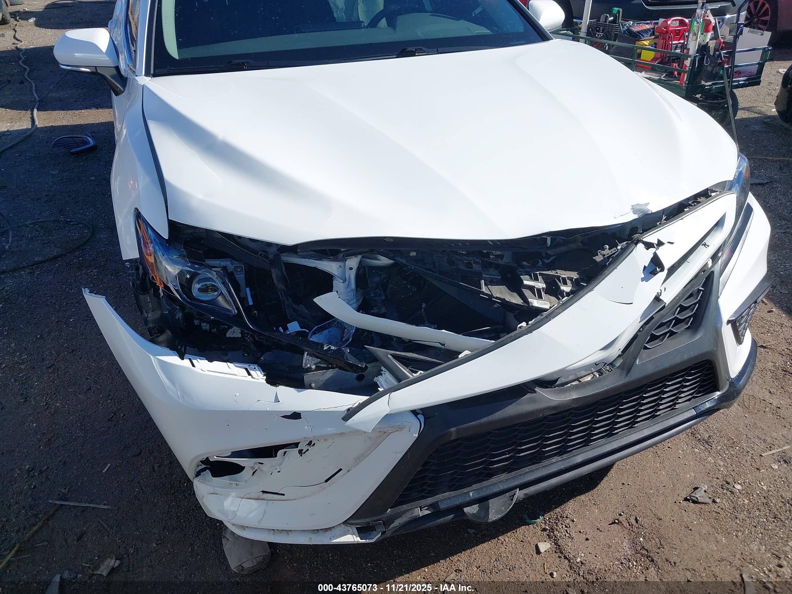 TOYOTA CAMRY image 6