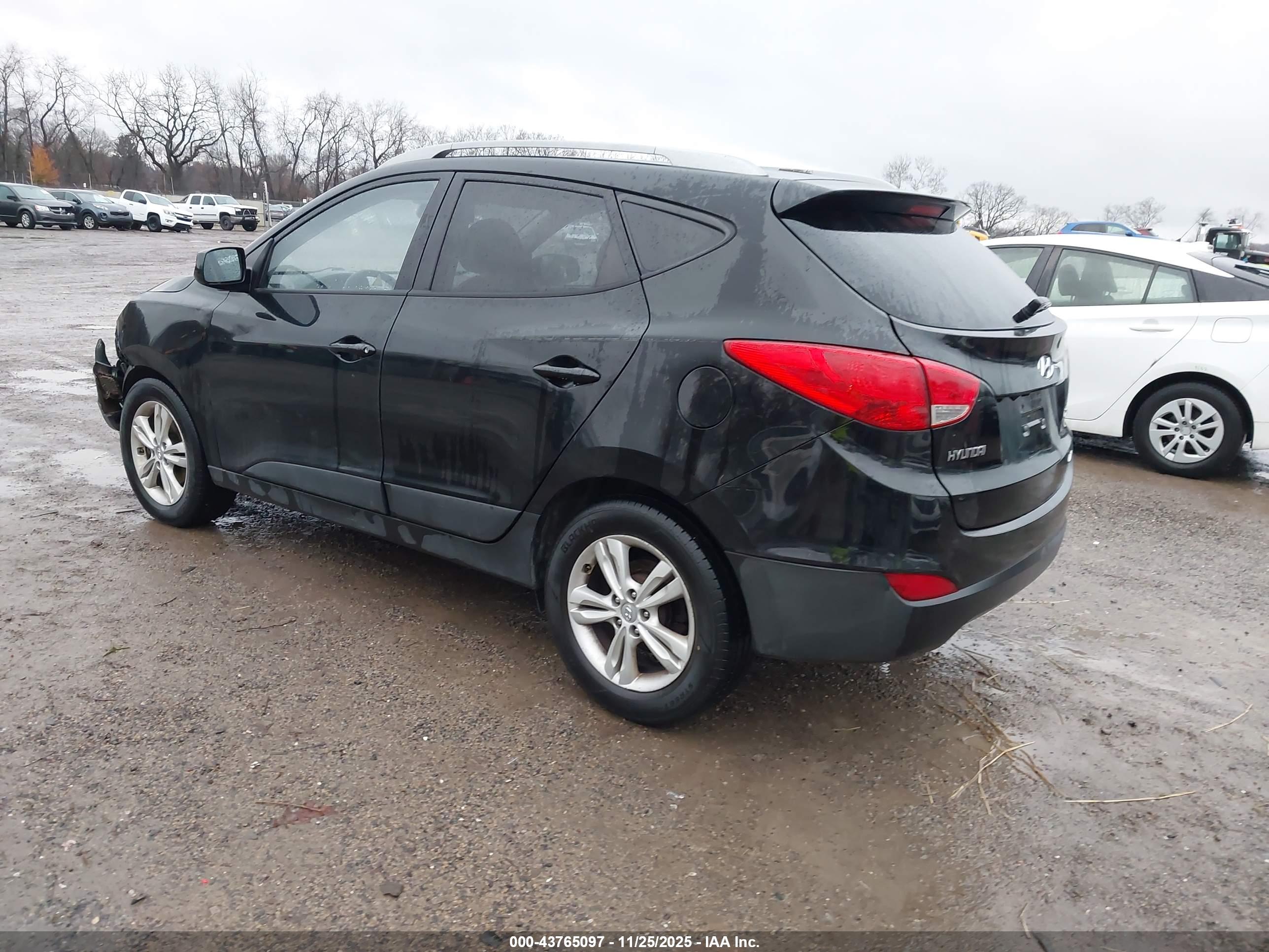 HYUNDAI TUCSON image 3