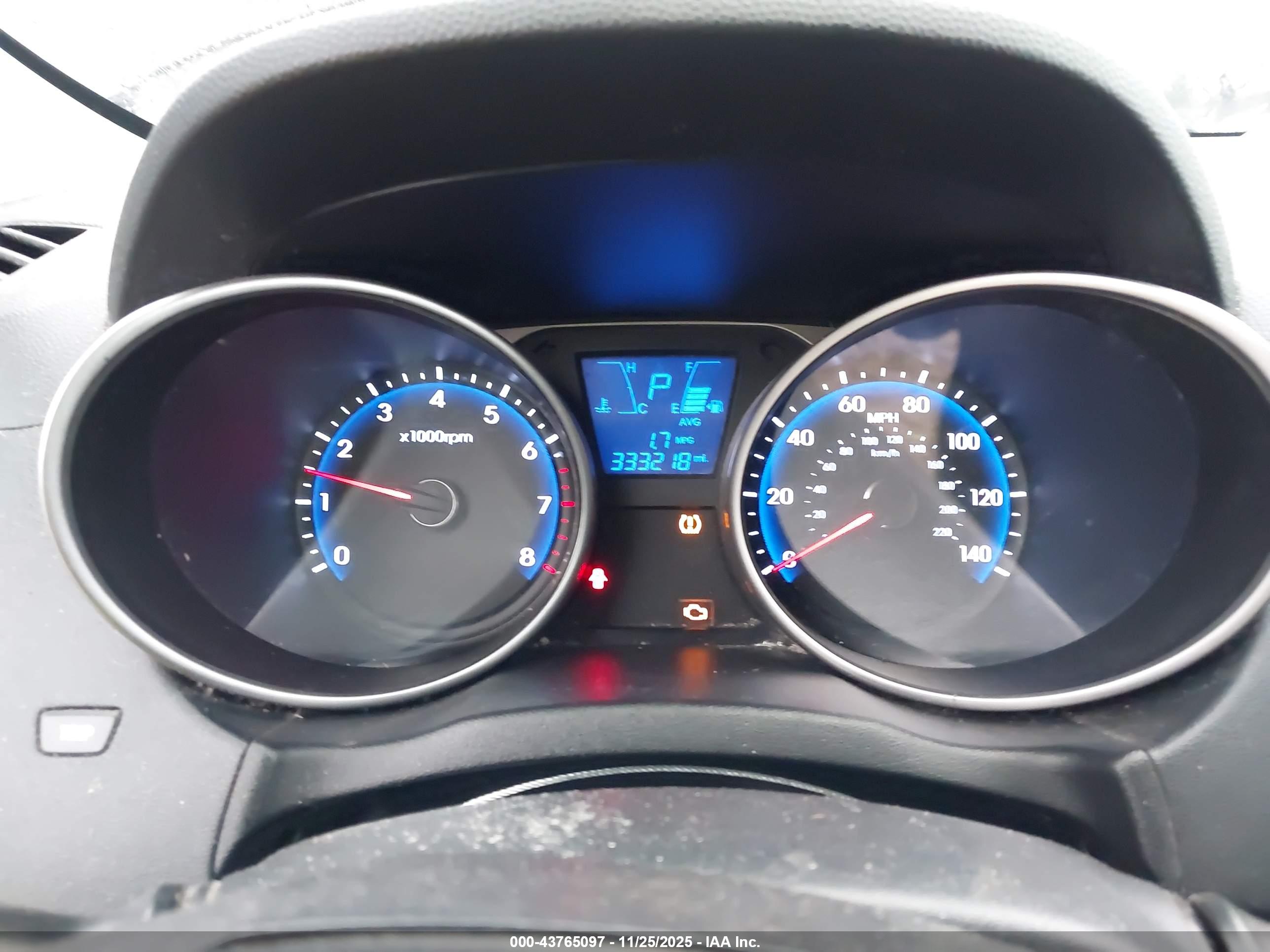 HYUNDAI TUCSON image 7