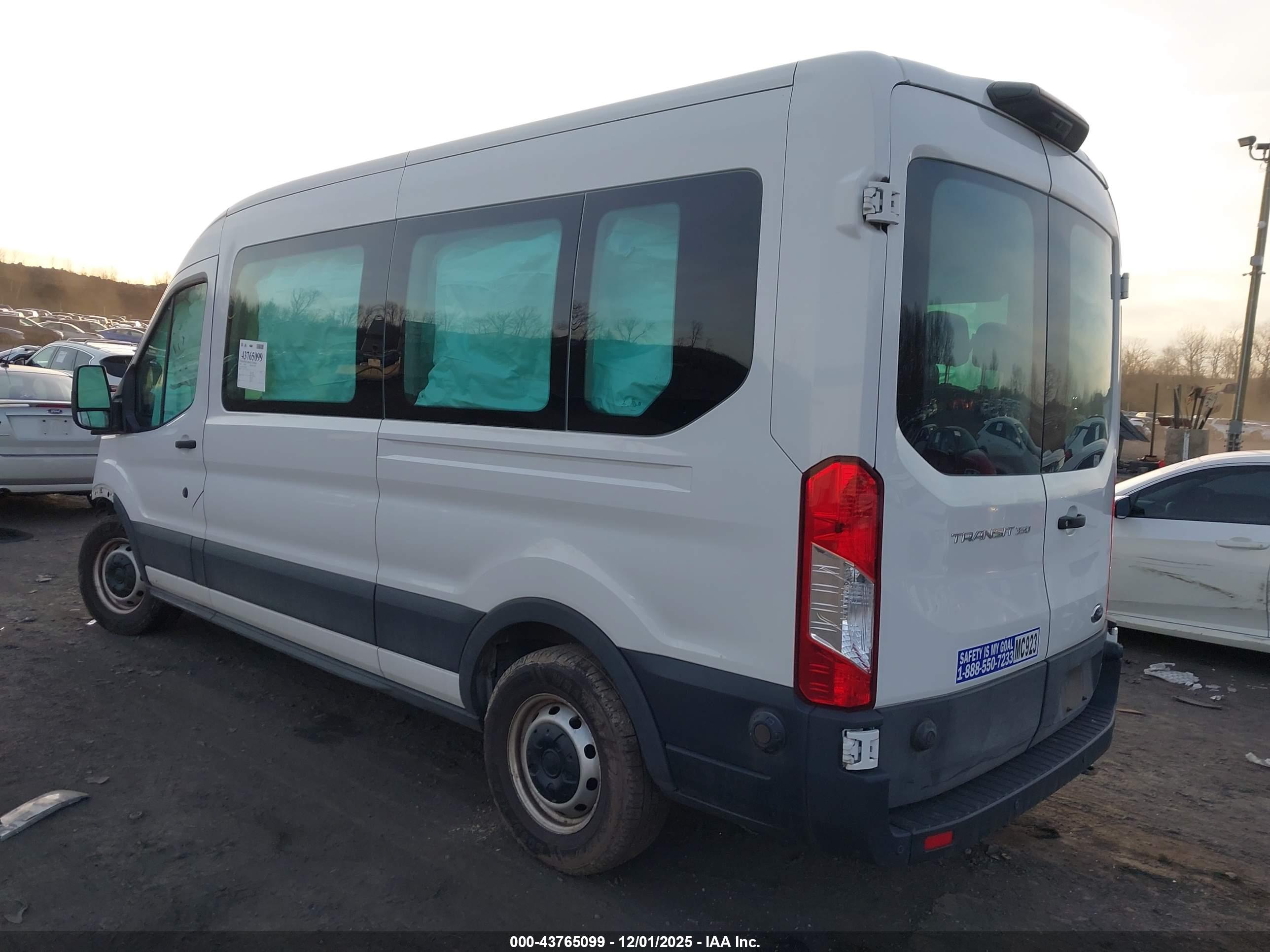 FORD TRANSIT-350 image 3