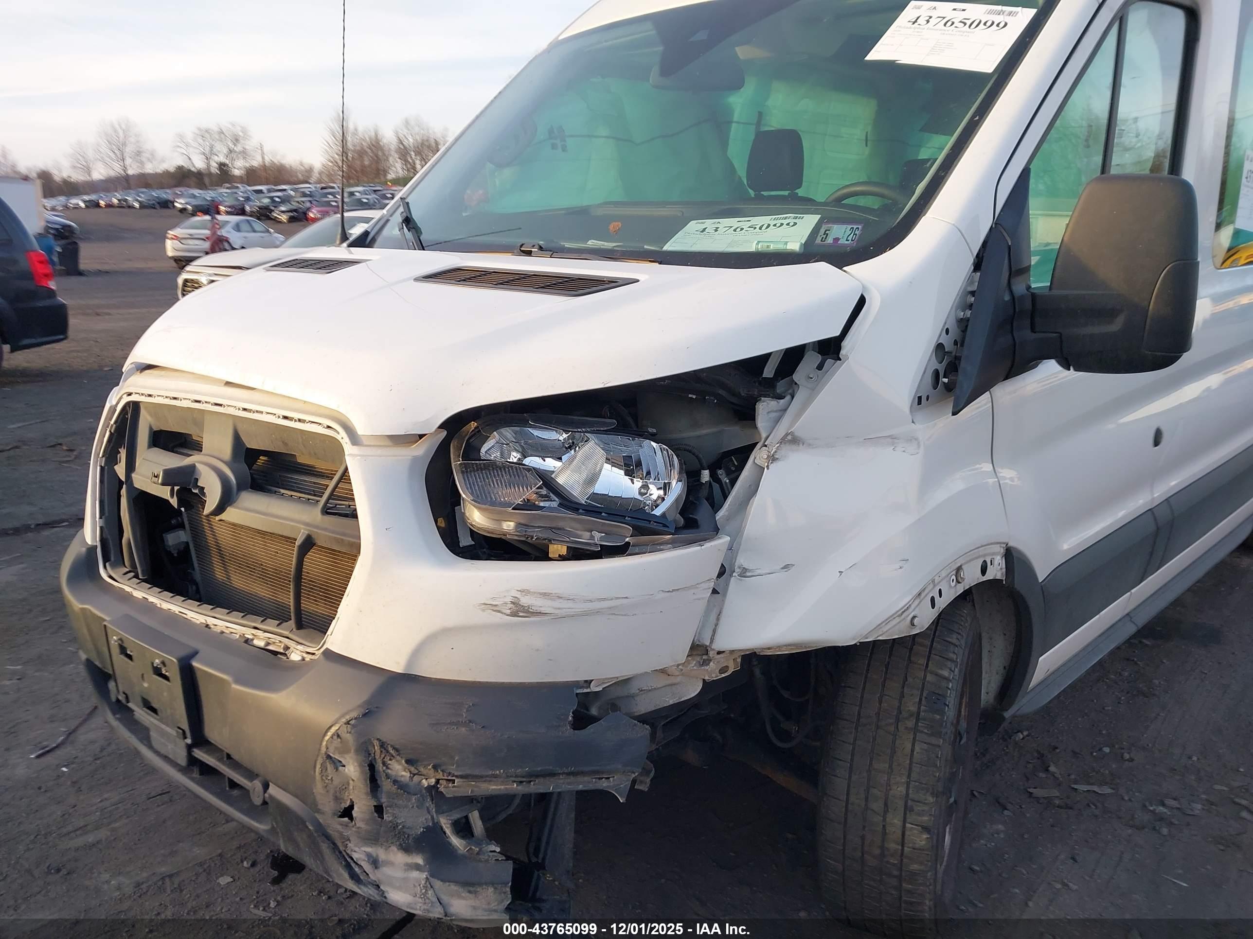 FORD TRANSIT-350 image 6