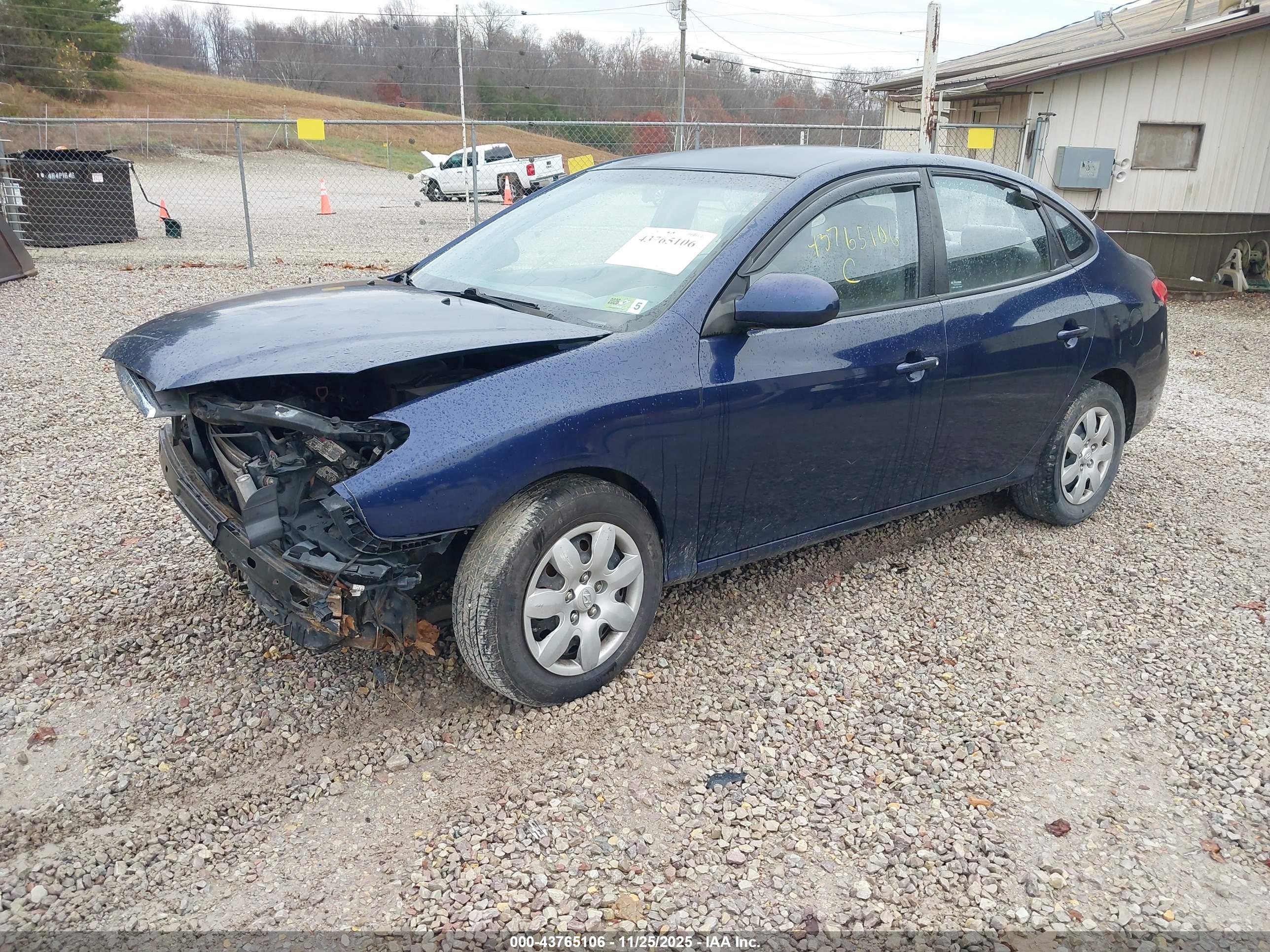 HYUNDAI ELANTRA image 2