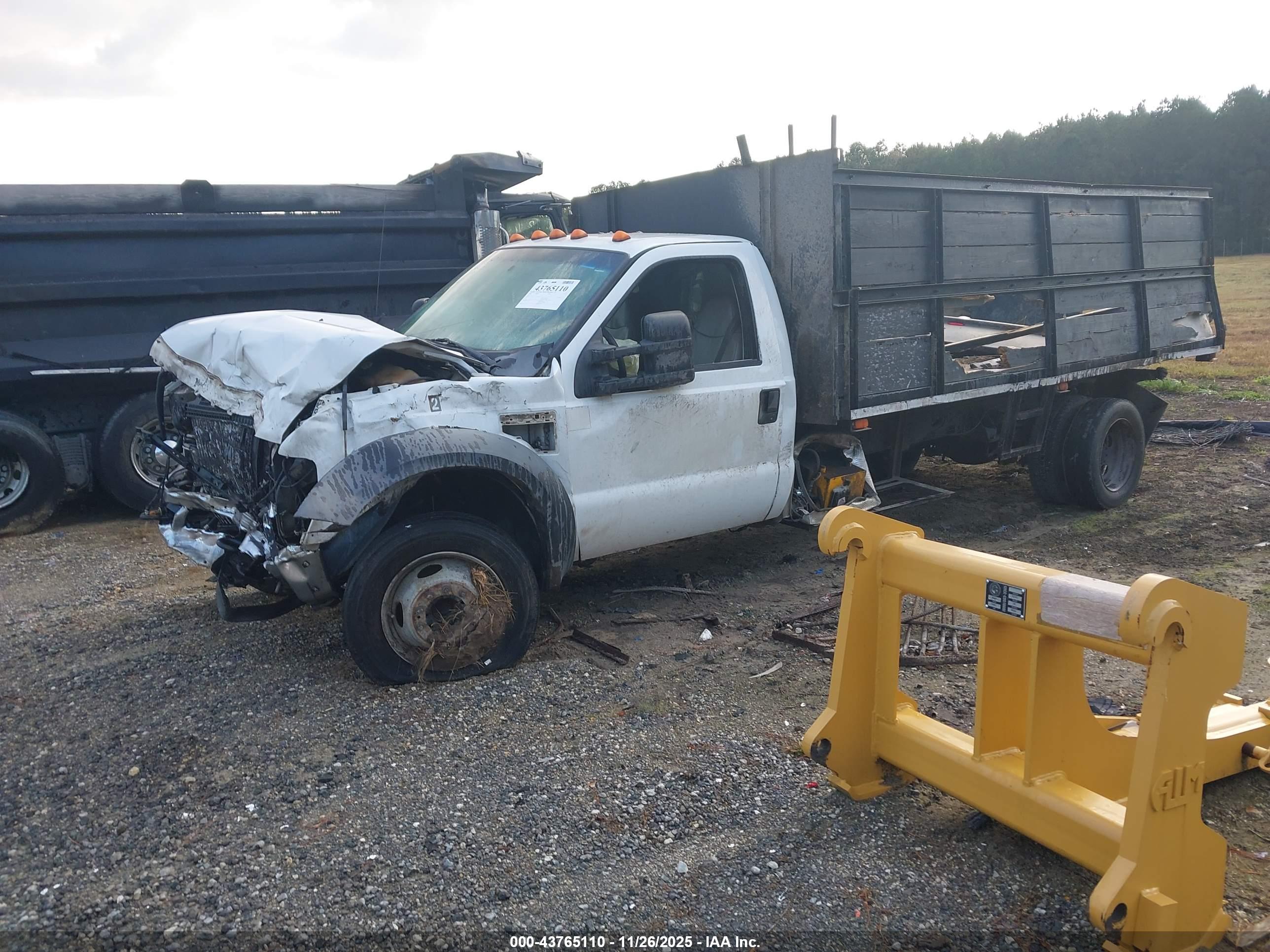 FORD F550 image 2