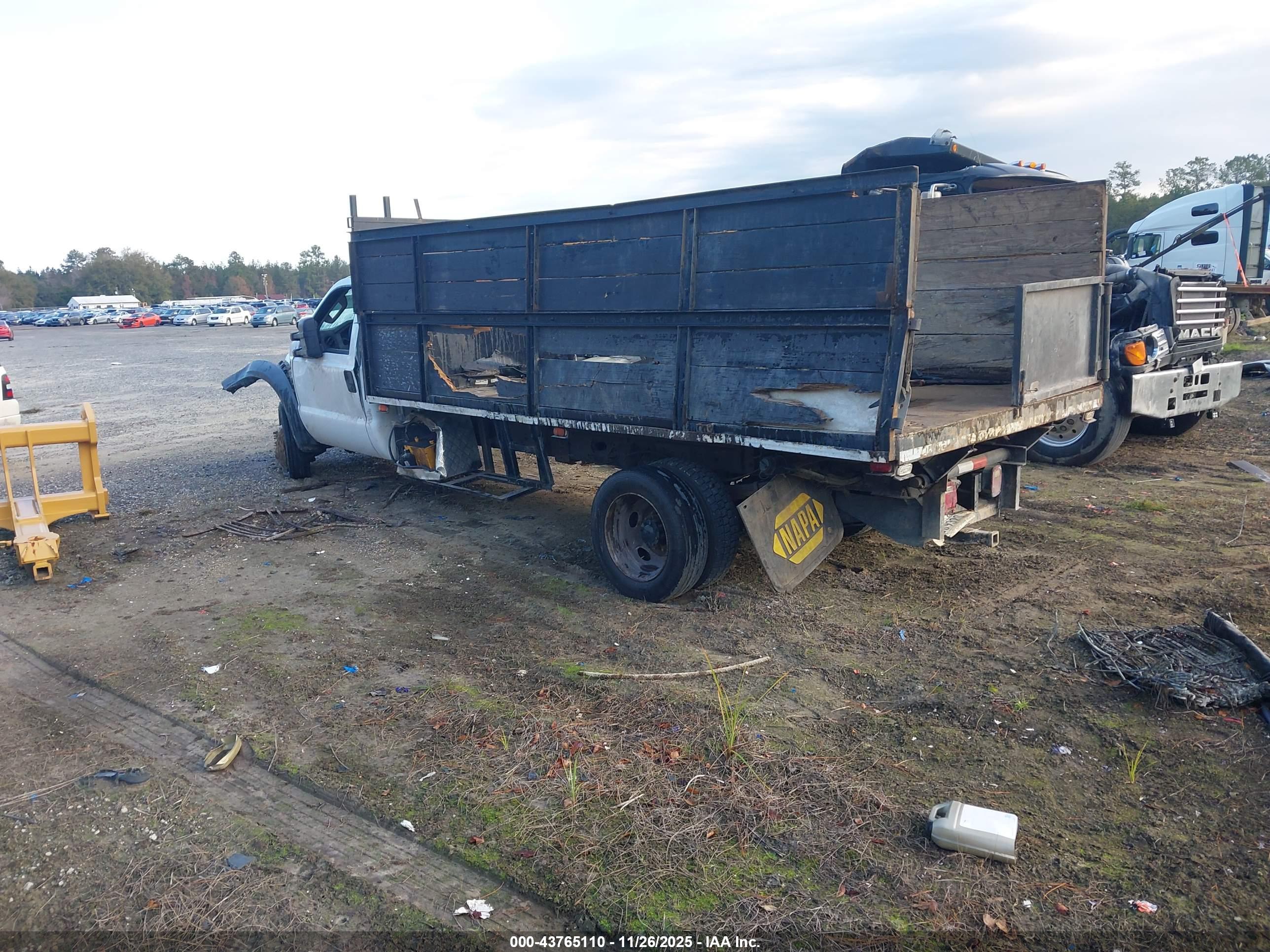 FORD F550 image 3