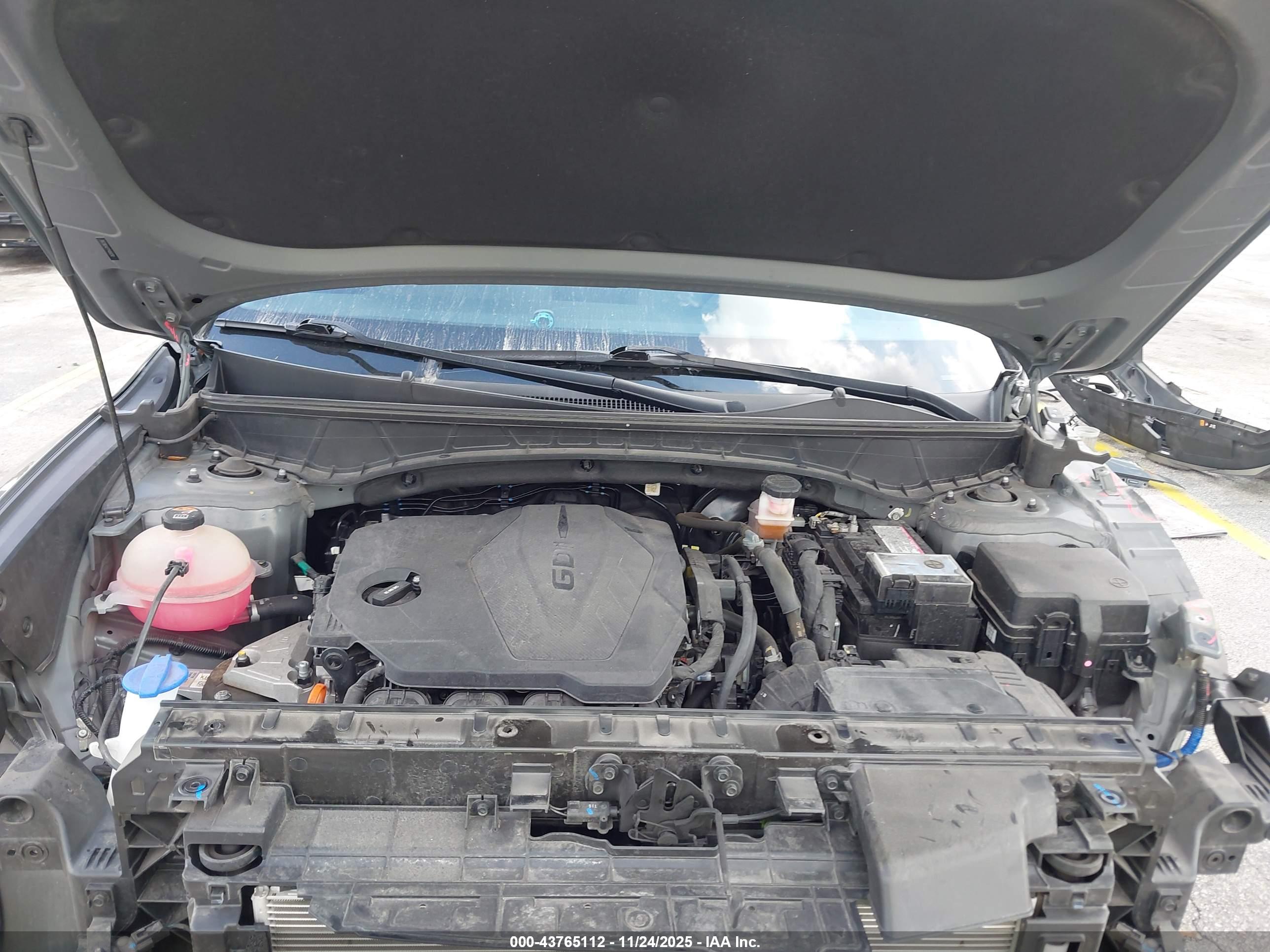 HYUNDAI SANTA image 10