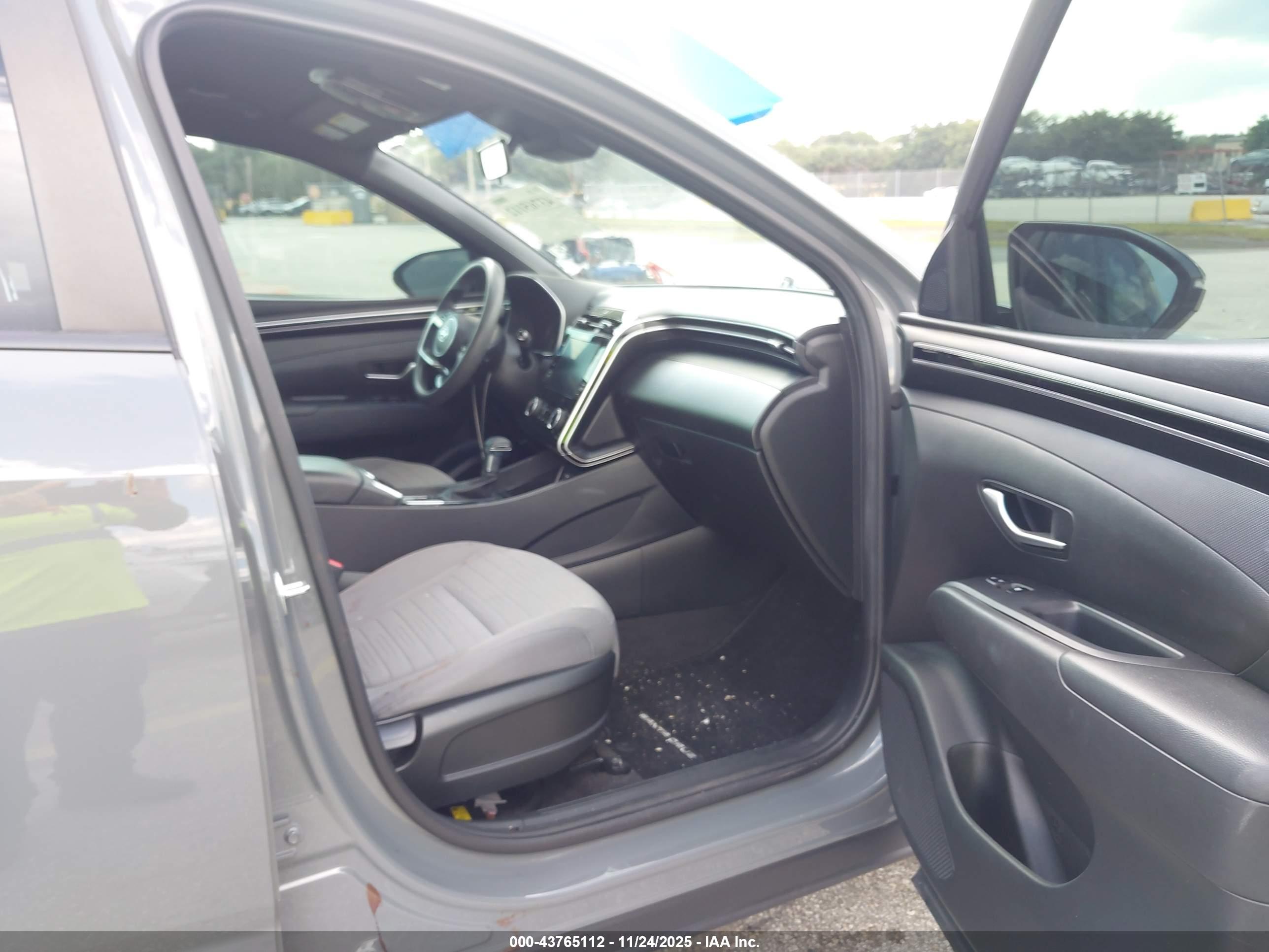 HYUNDAI SANTA image 5