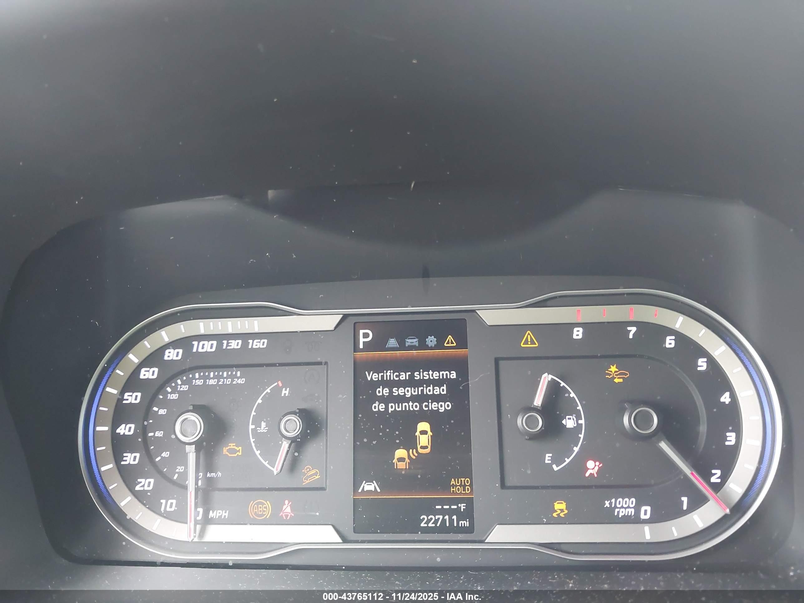 HYUNDAI SANTA image 7