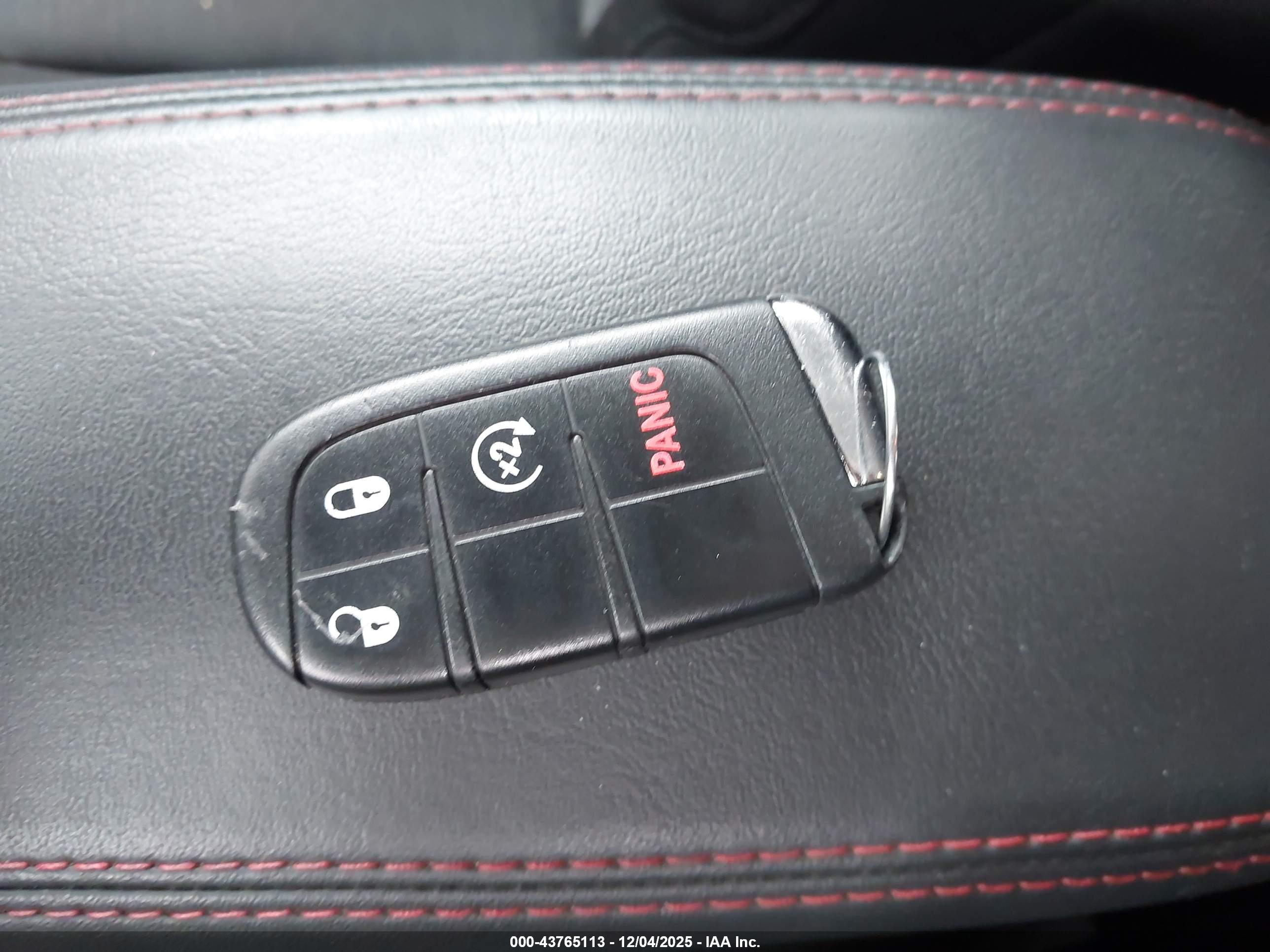 JEEP RENEGADE image 11