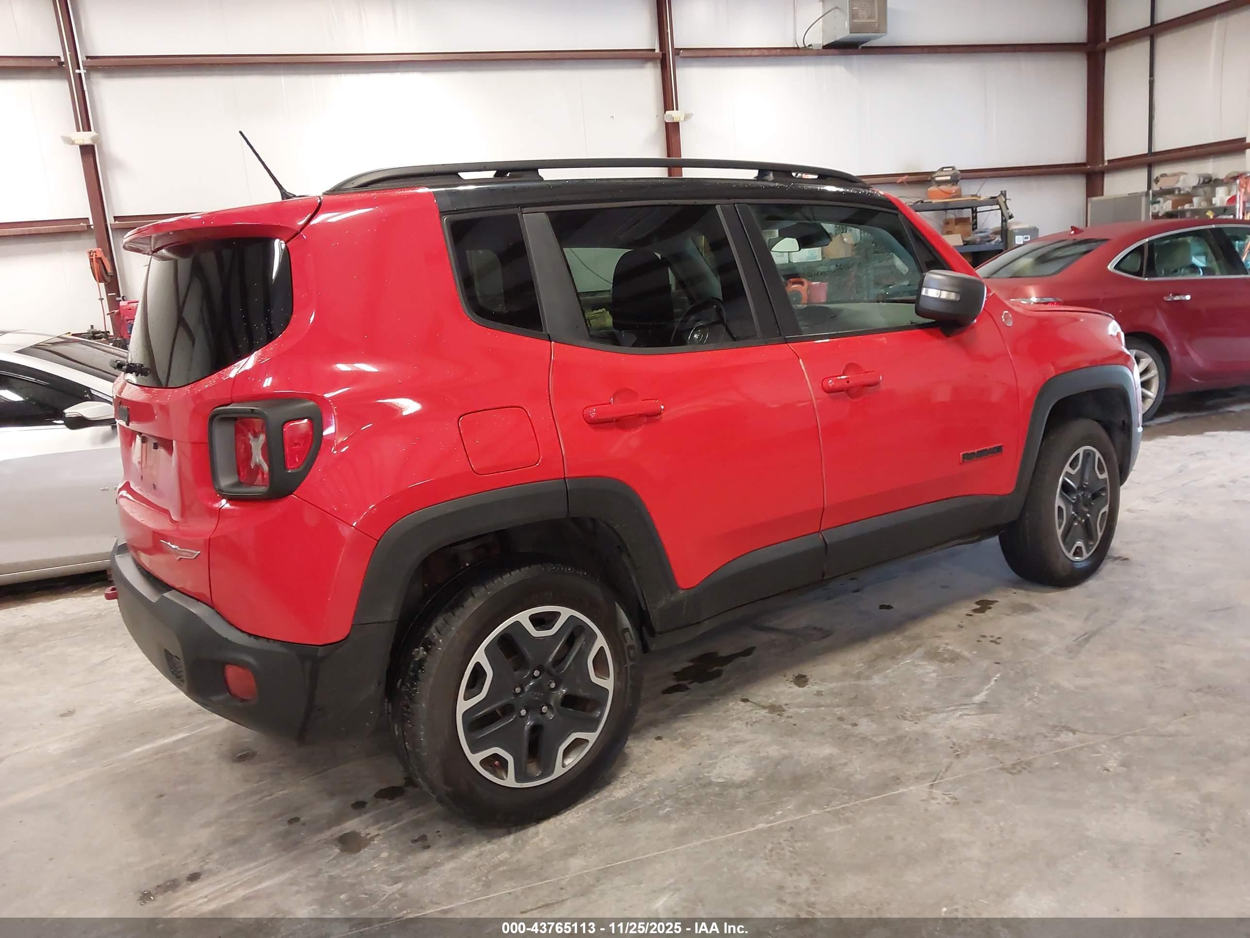 JEEP RENEGADE image 4