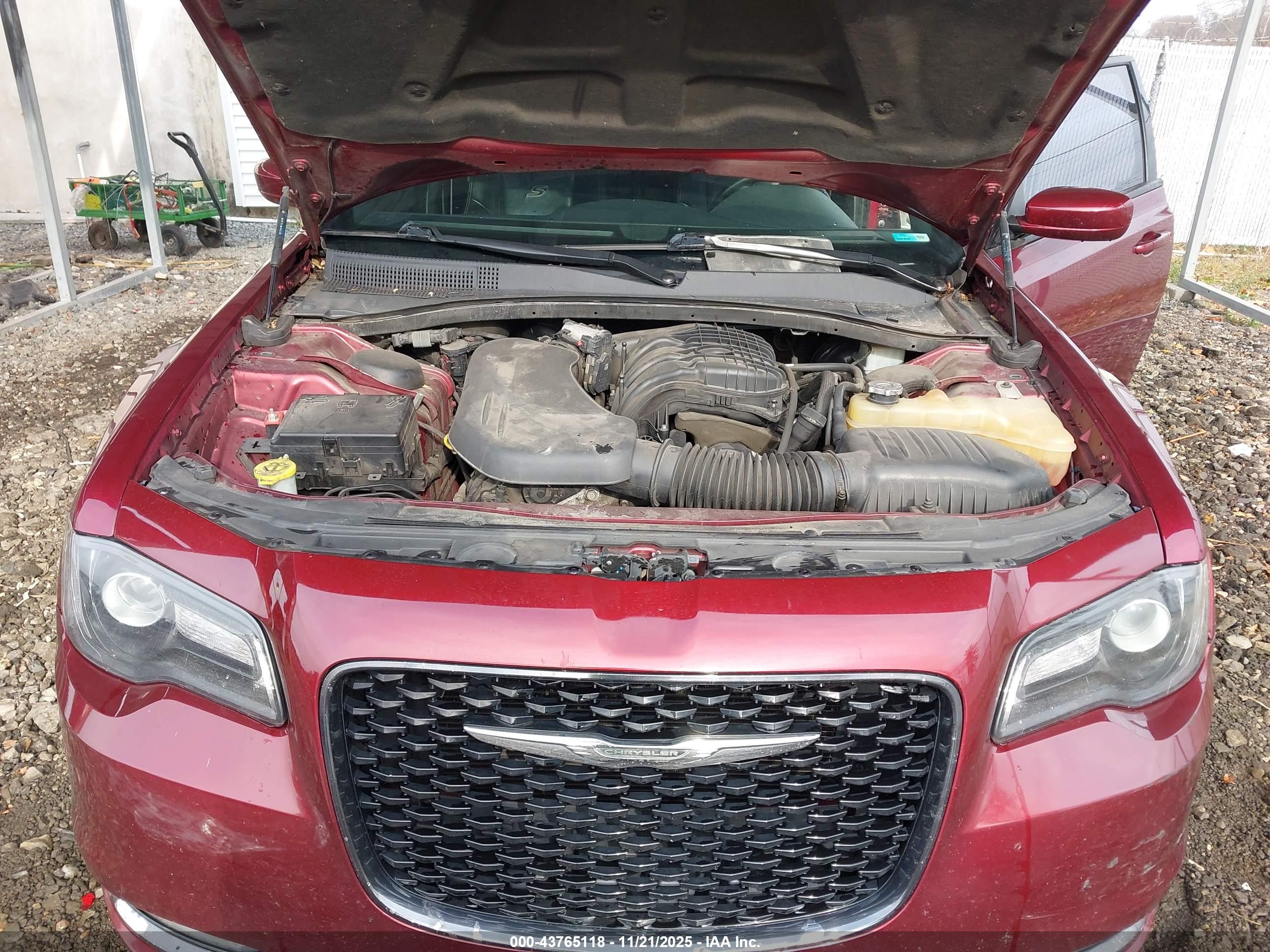 CHRYSLER 300 image 10