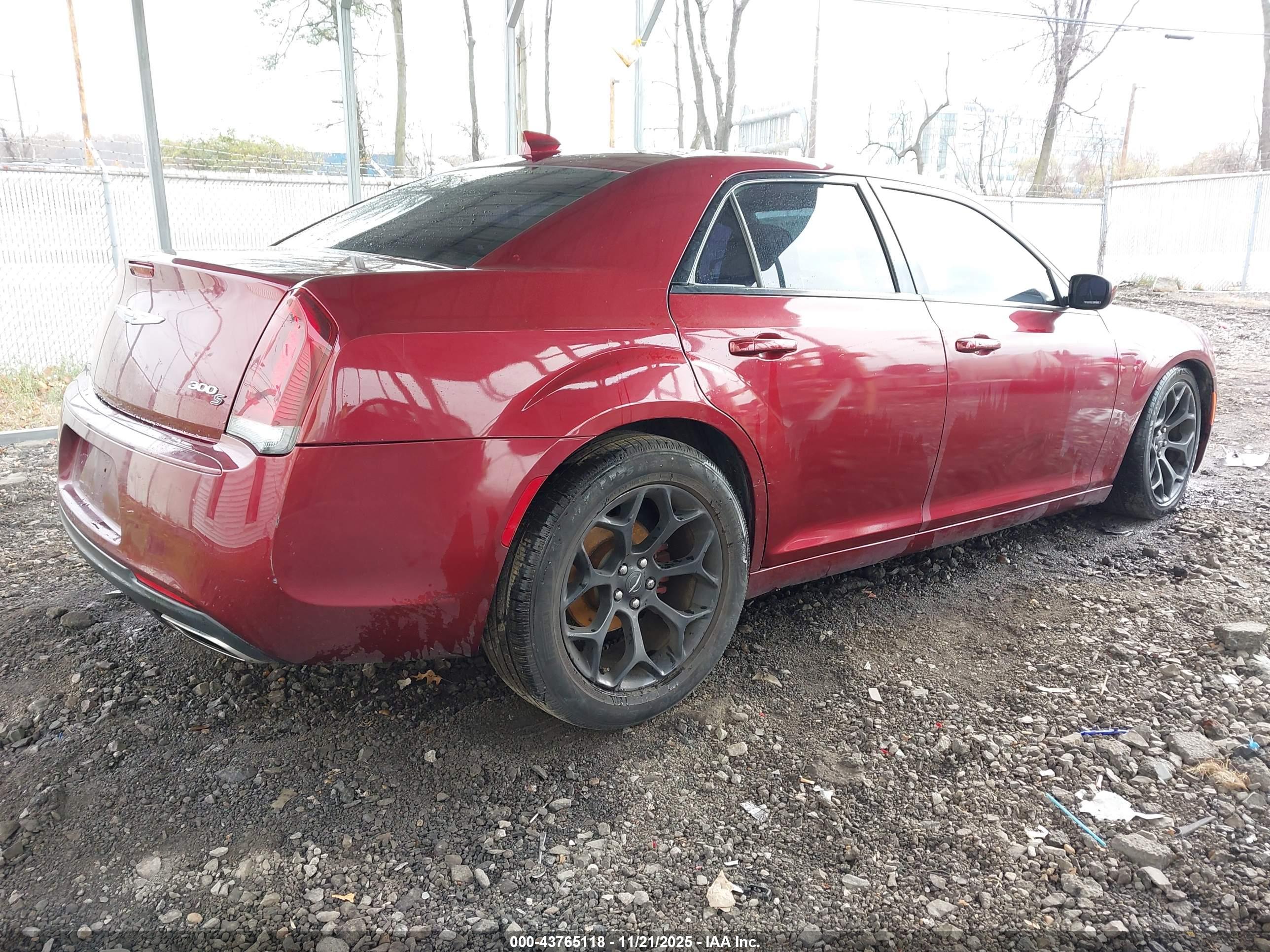 CHRYSLER 300 image 4