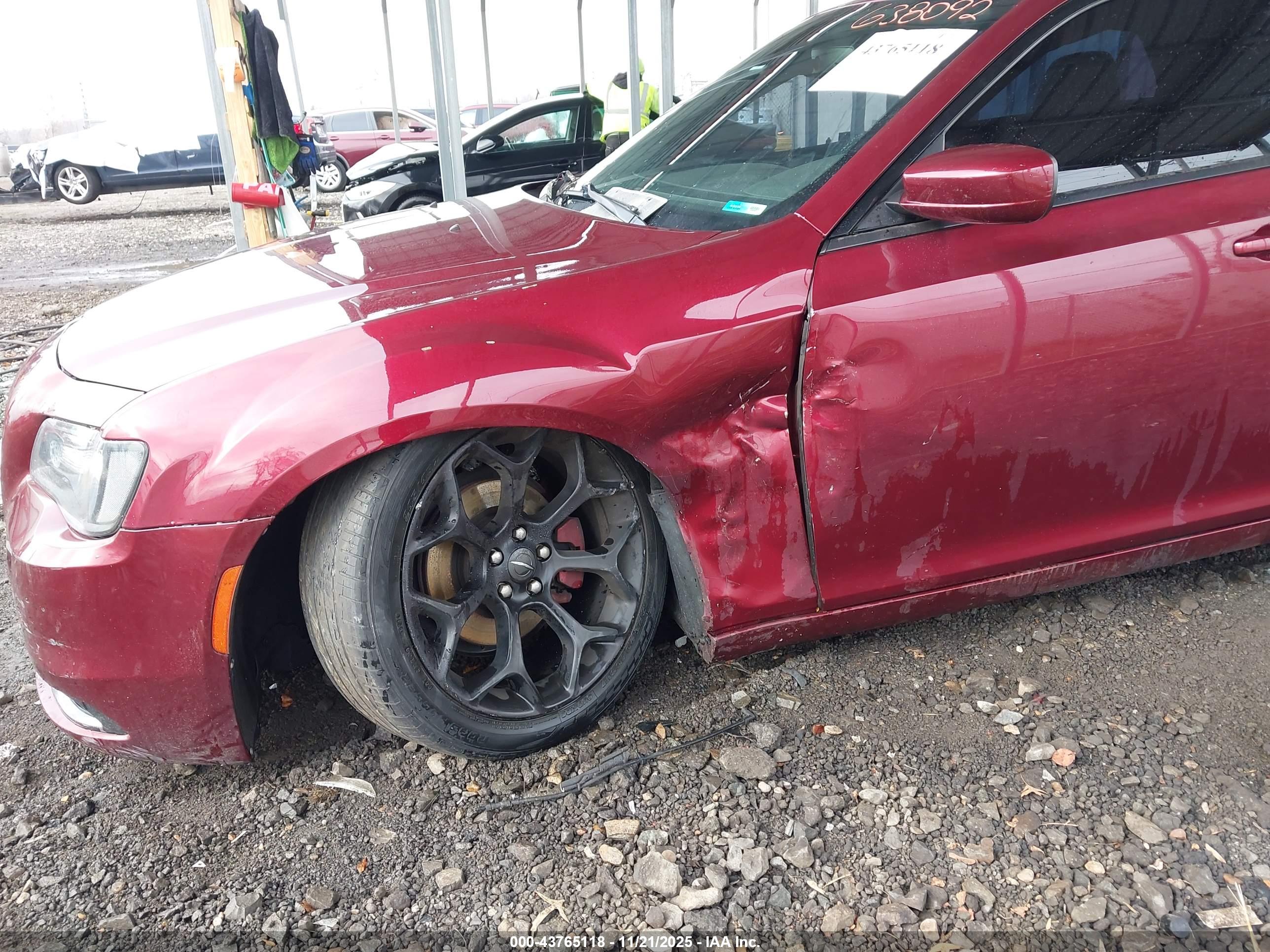 CHRYSLER 300 image 6