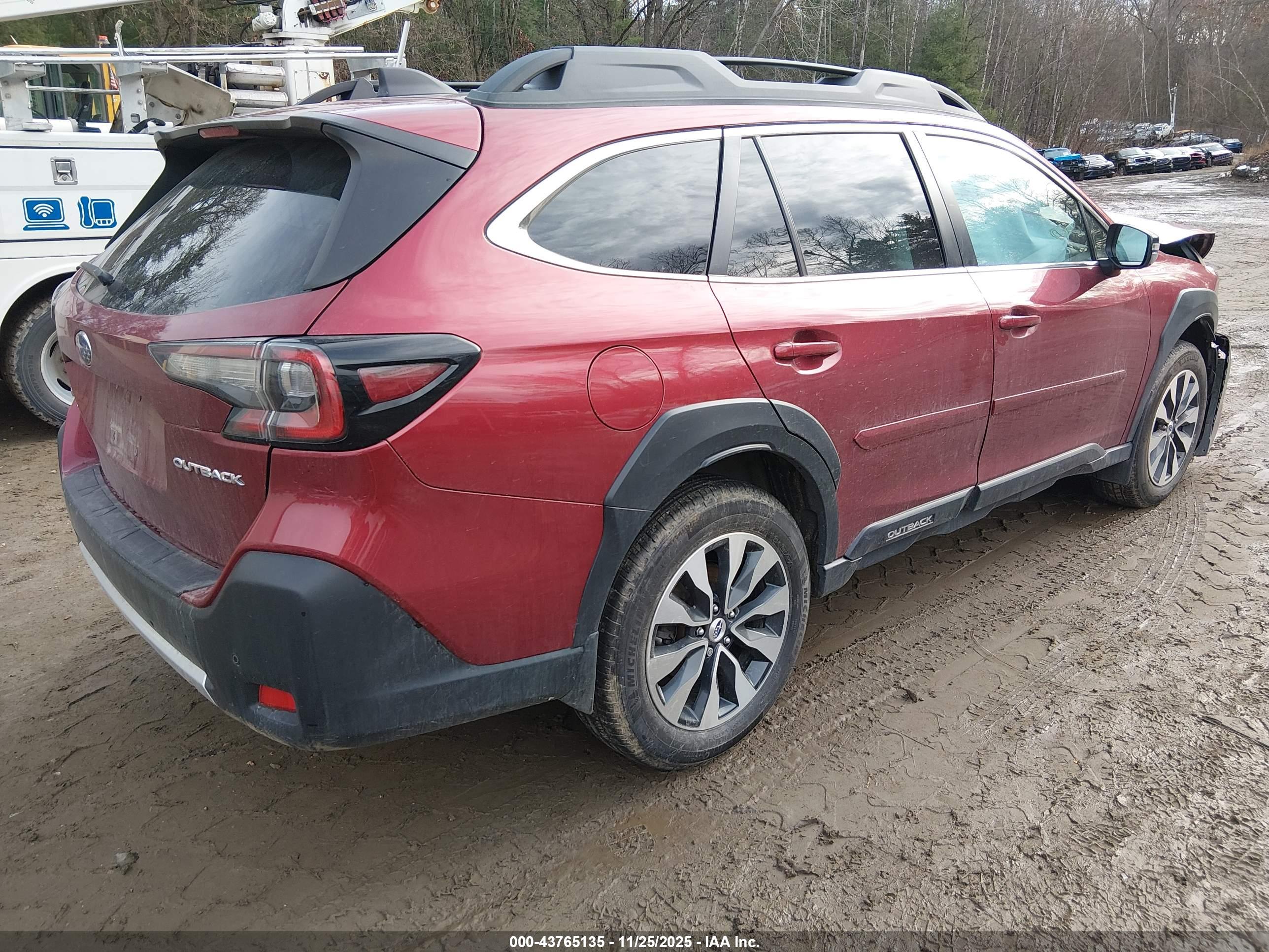 SUBARU OUTBACK image 4
