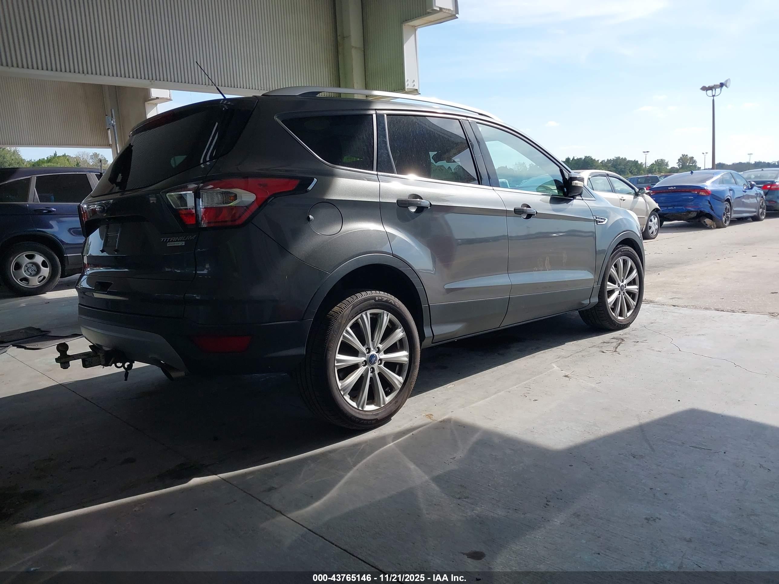FORD ESCAPE image 4